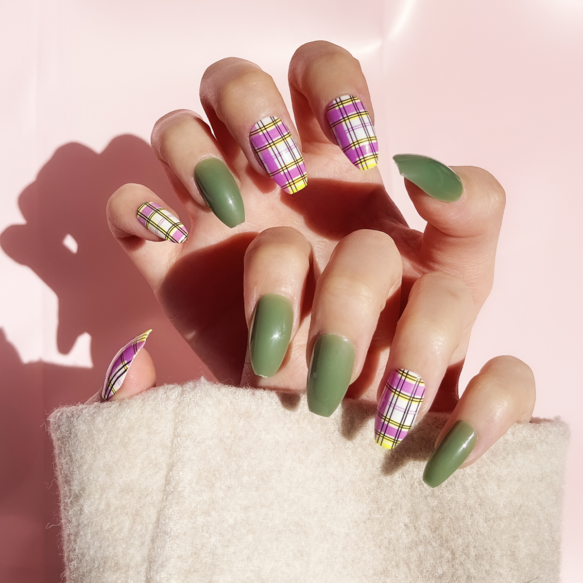 24片 装 梯形指甲可拆卸穿戴美甲片 绿色 格纹图案