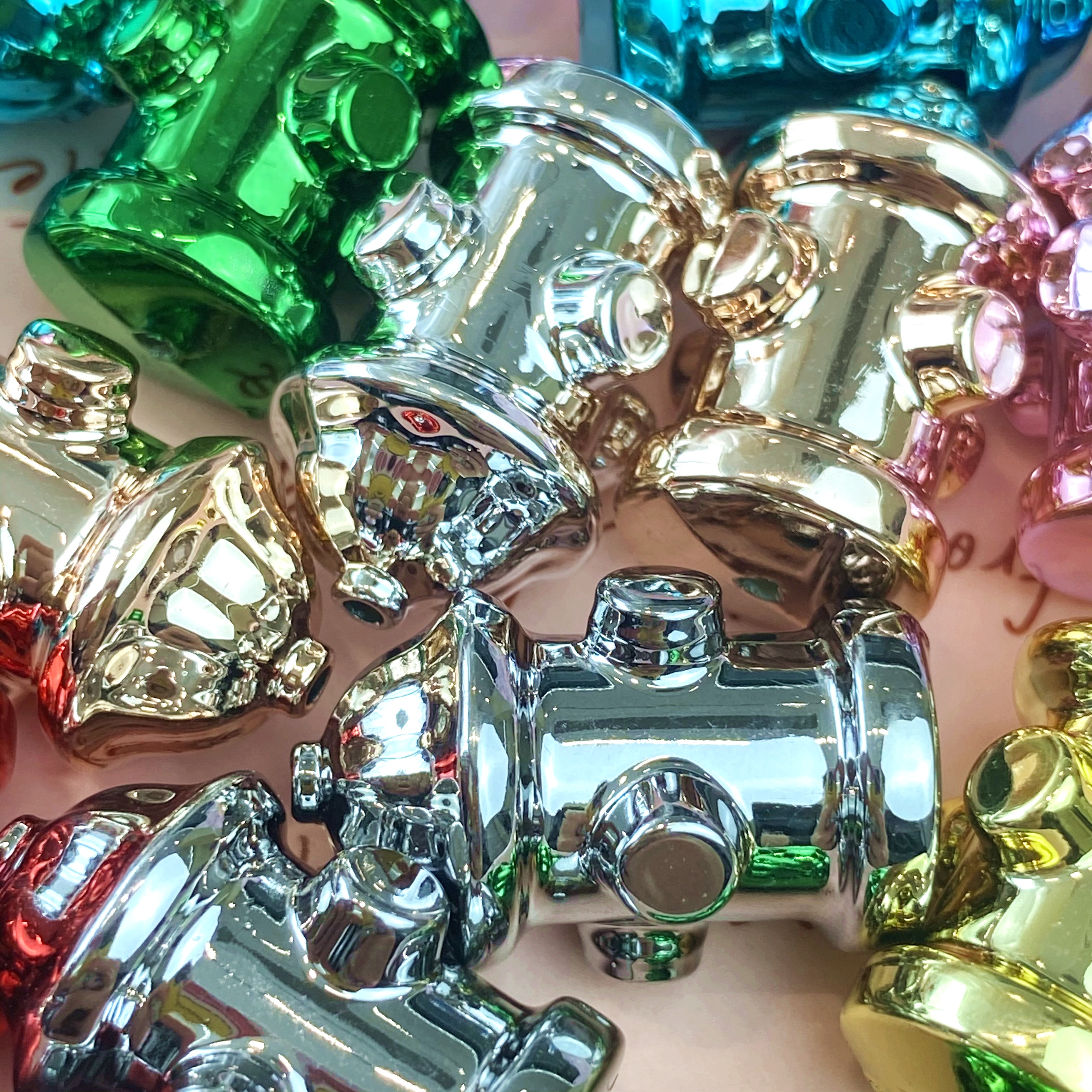 Acrylic electroplated metal fire hydrant creative diy mobile phone pendant chain/pendant key chain accessory making materials Application Scenario