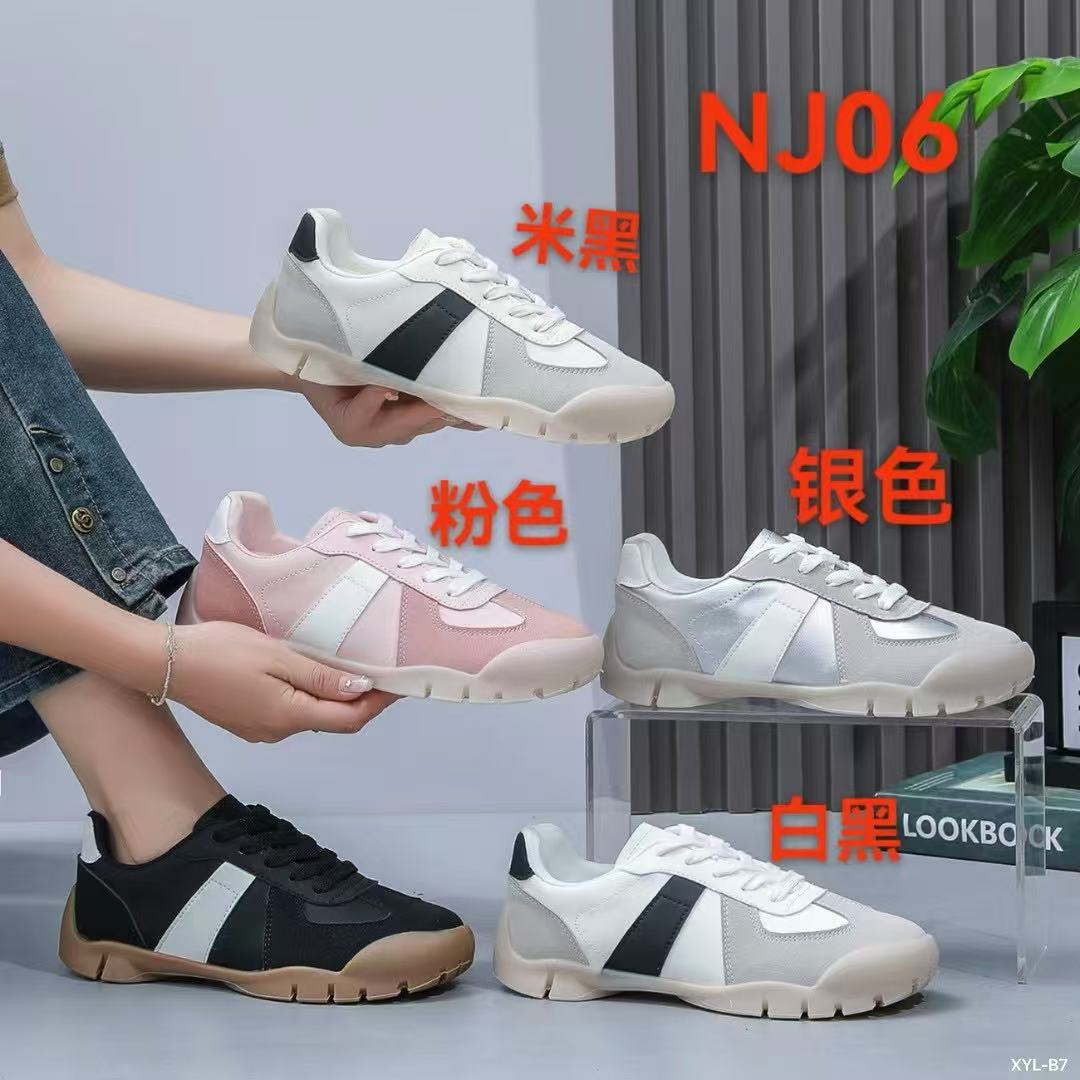 低帮 新奇底女士板鞋 颜色丰富