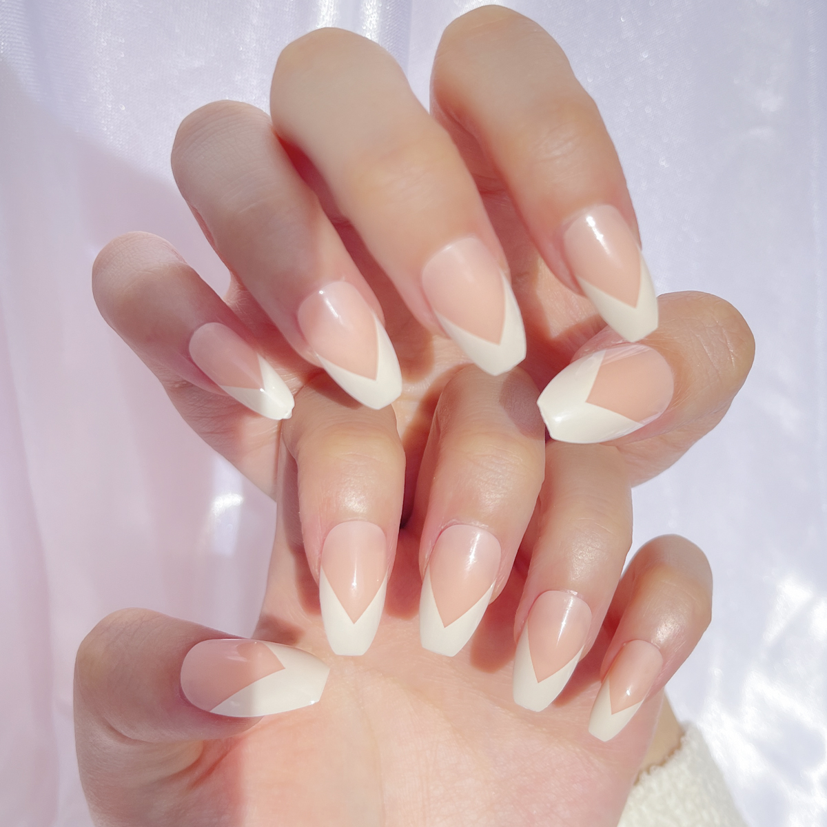 24-piece trapezoidal nail detachable wearable nail art pieces, French style, nude pink base color
