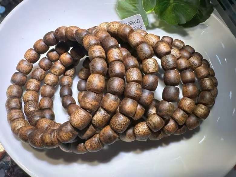 Hainan Yingge Green Agarwood Barrel Beads Natural Agarwood Application Scenario
