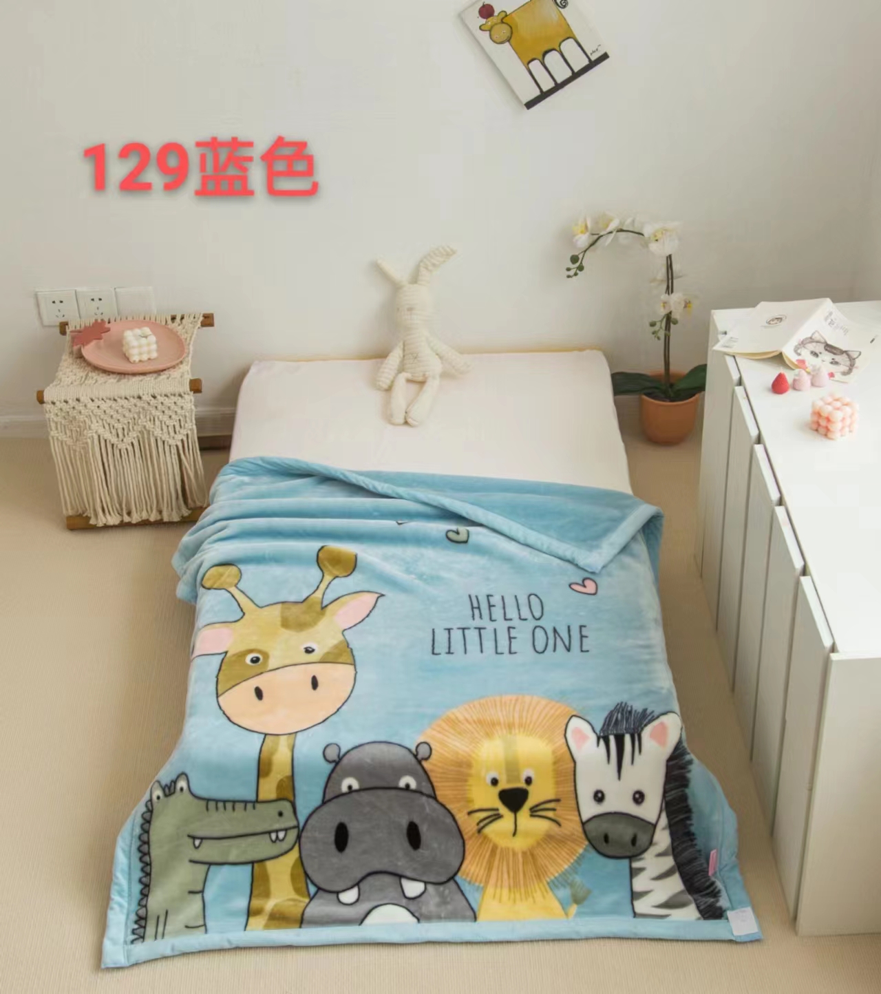 2025 New style mink fleece casual children's blanket, infant and toddler cloud children's blanket, cartoon air conditioner baby thickened small cover blanket