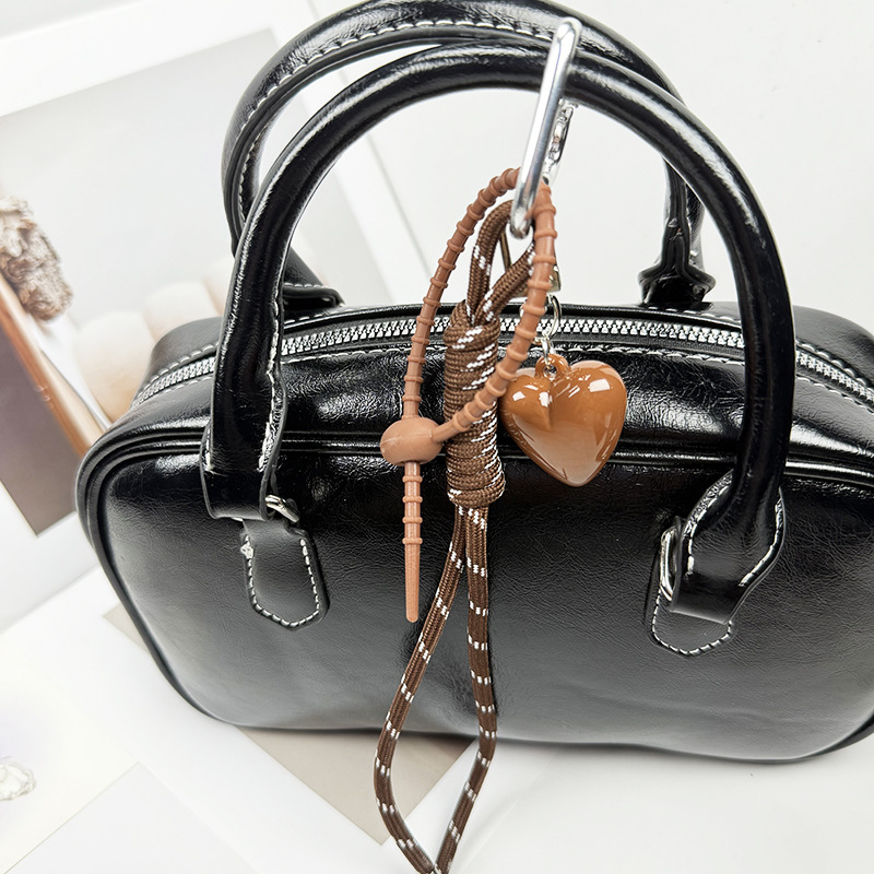 The new woven rope keychain pendant is simple and versatile. It is a MIU-style bag accessory and a short mobile phone lanyard detail image 3