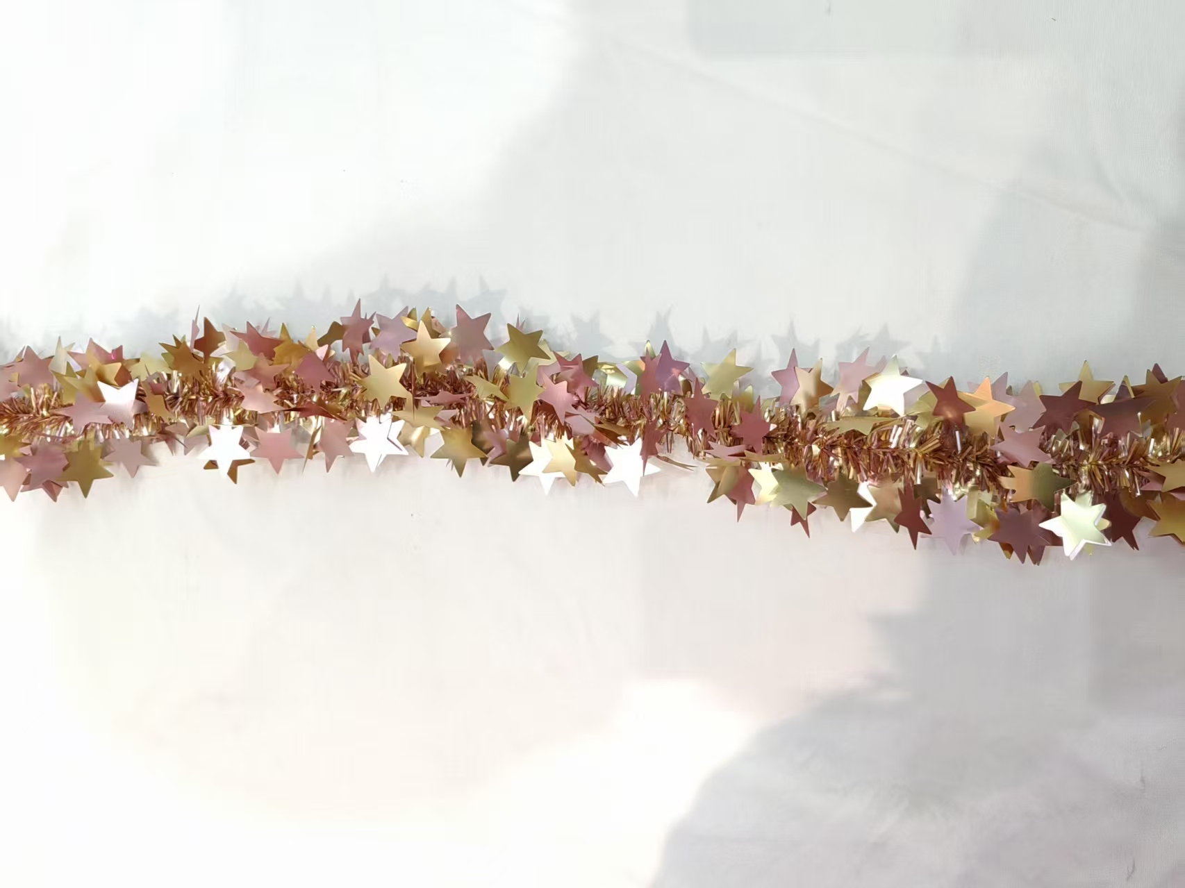 Birthday hats, party decorations, five-pointed stars, Christmas decorations, festival arrangements, colorful stripes, garlands, latte art wholesale, latte art digital balloons, ribbons, ribbons, webbing, gold and silver scallions, wedding Application Scenario