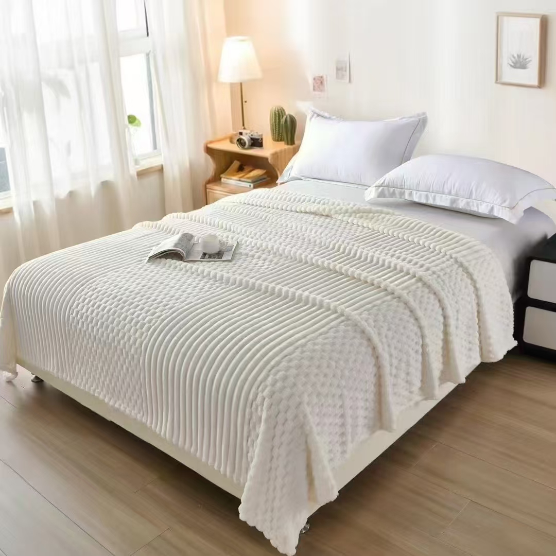 Wholesale of Class a mother and baby grade Golden Turtle flannel blankets, coral velvet blankets, office nap blankets and air conditioning blankets pic 4