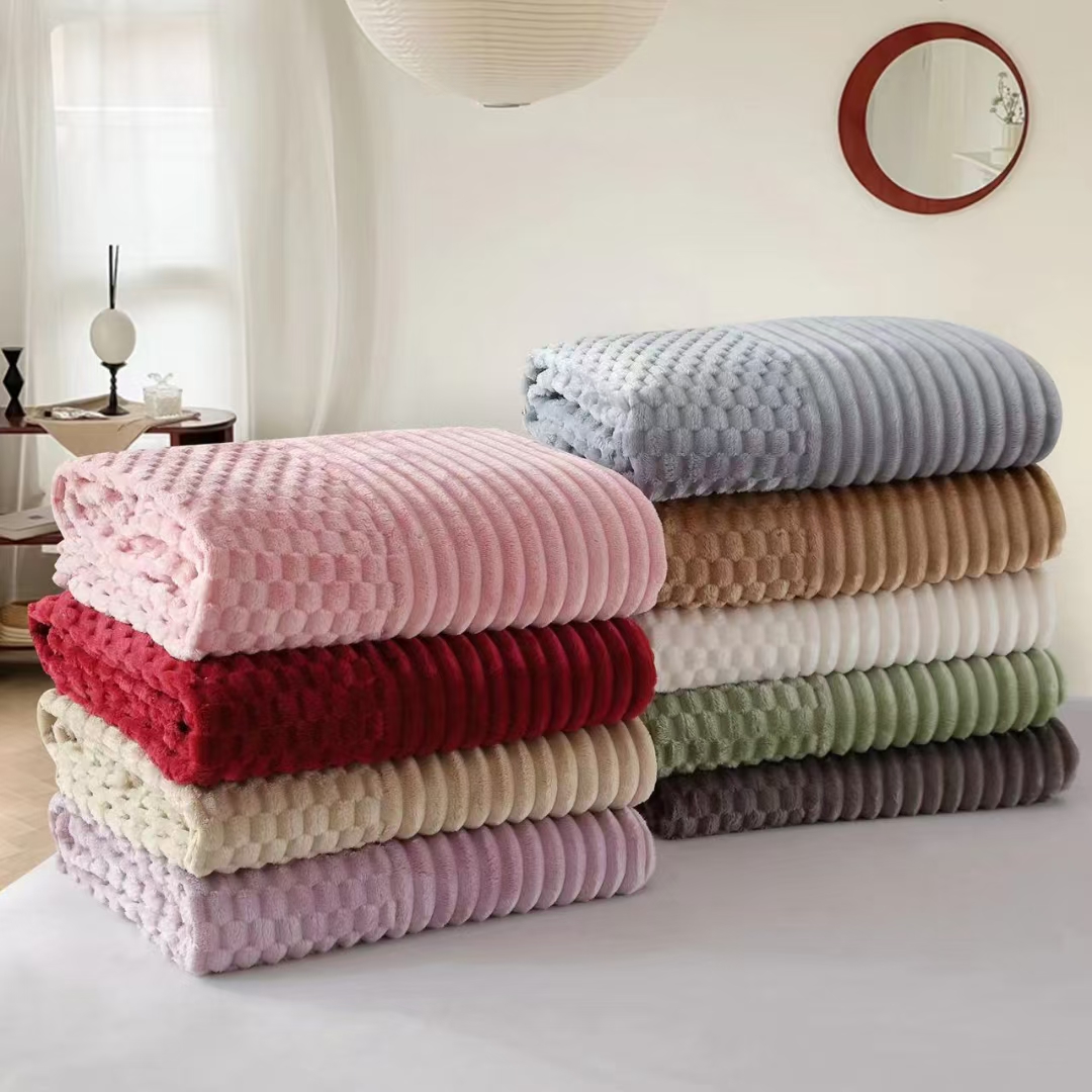 Wholesale of Class a mother and baby grade Golden Turtle flannel blankets, coral velvet blankets, office nap blankets and air conditioning blankets Item Picture