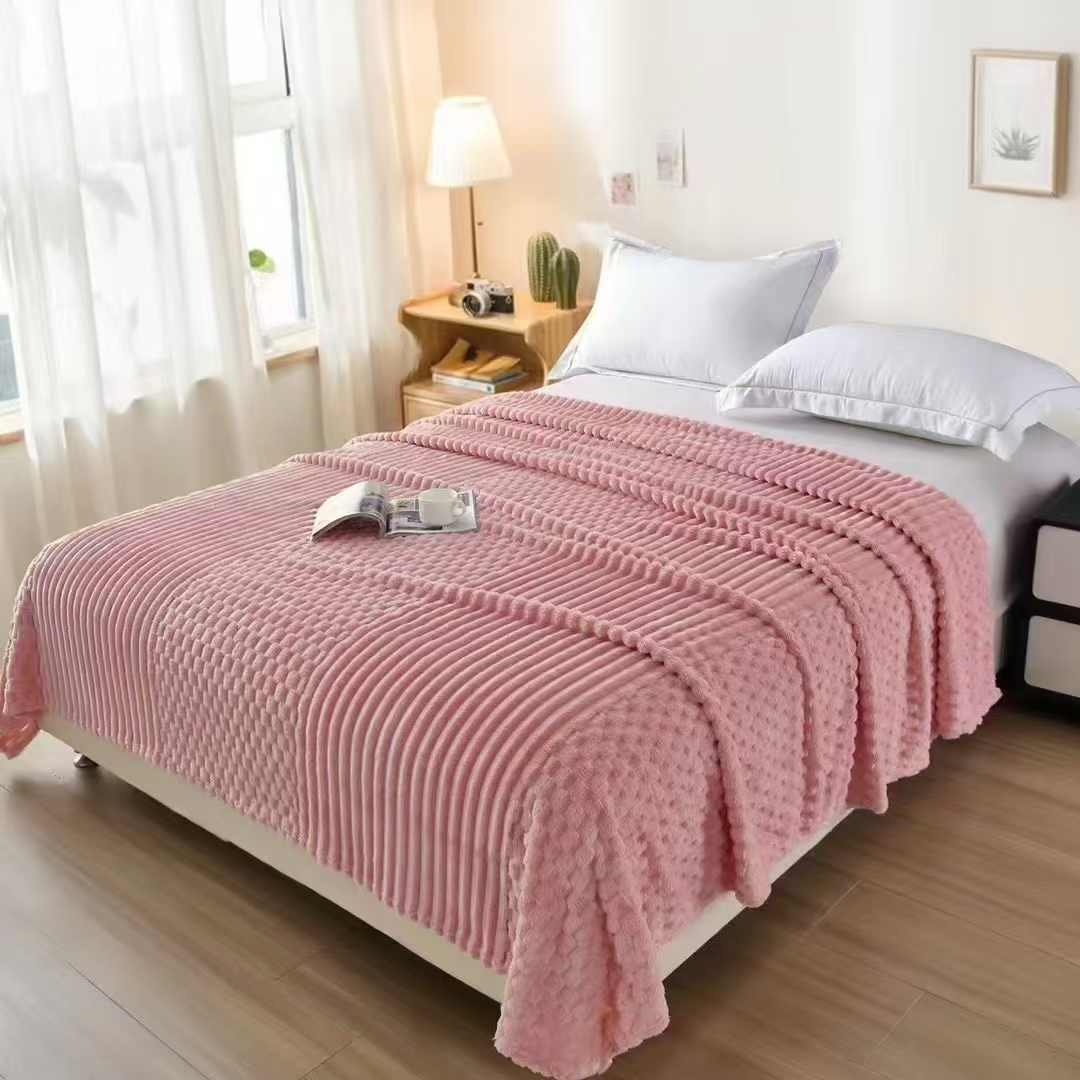 Wholesale of Class a mother and baby grade Golden Turtle flannel blankets, coral velvet blankets, office nap blankets and air conditioning blankets details Picture
