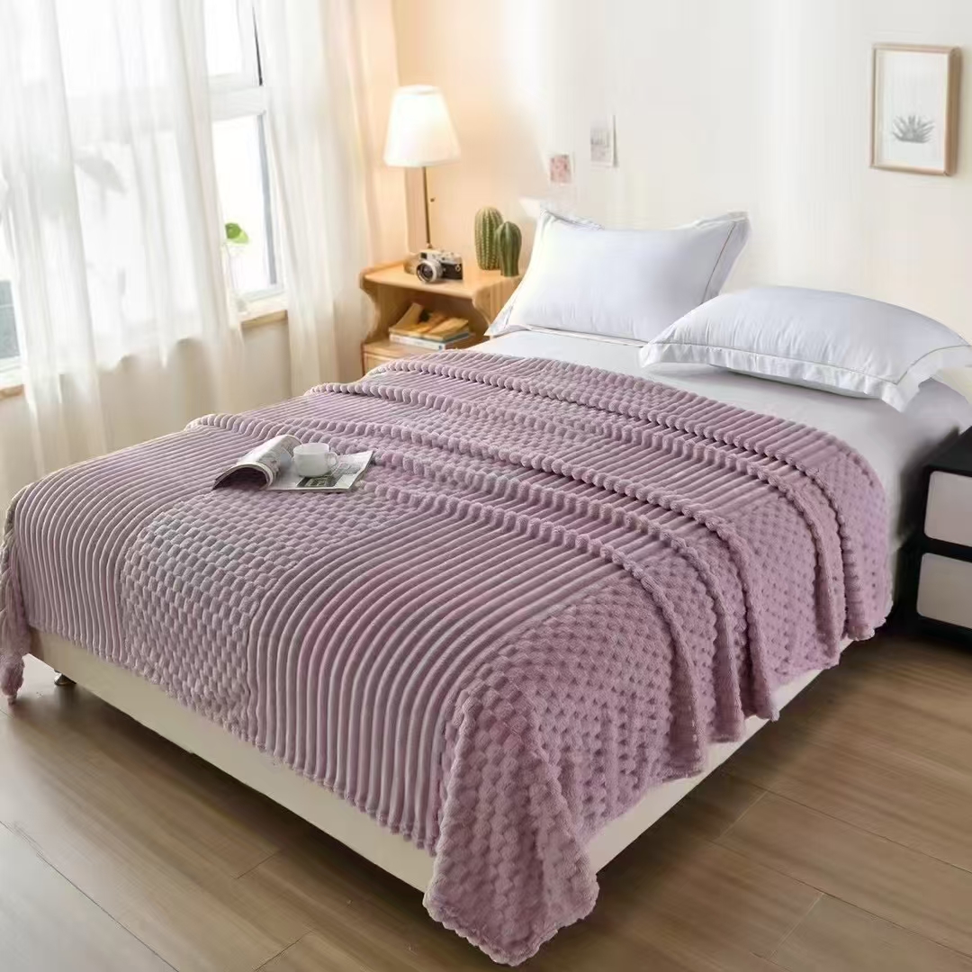 Wholesale of Class a mother and baby grade Golden Turtle flannel blankets, coral velvet blankets, office nap blankets and air conditioning blankets pic 6
