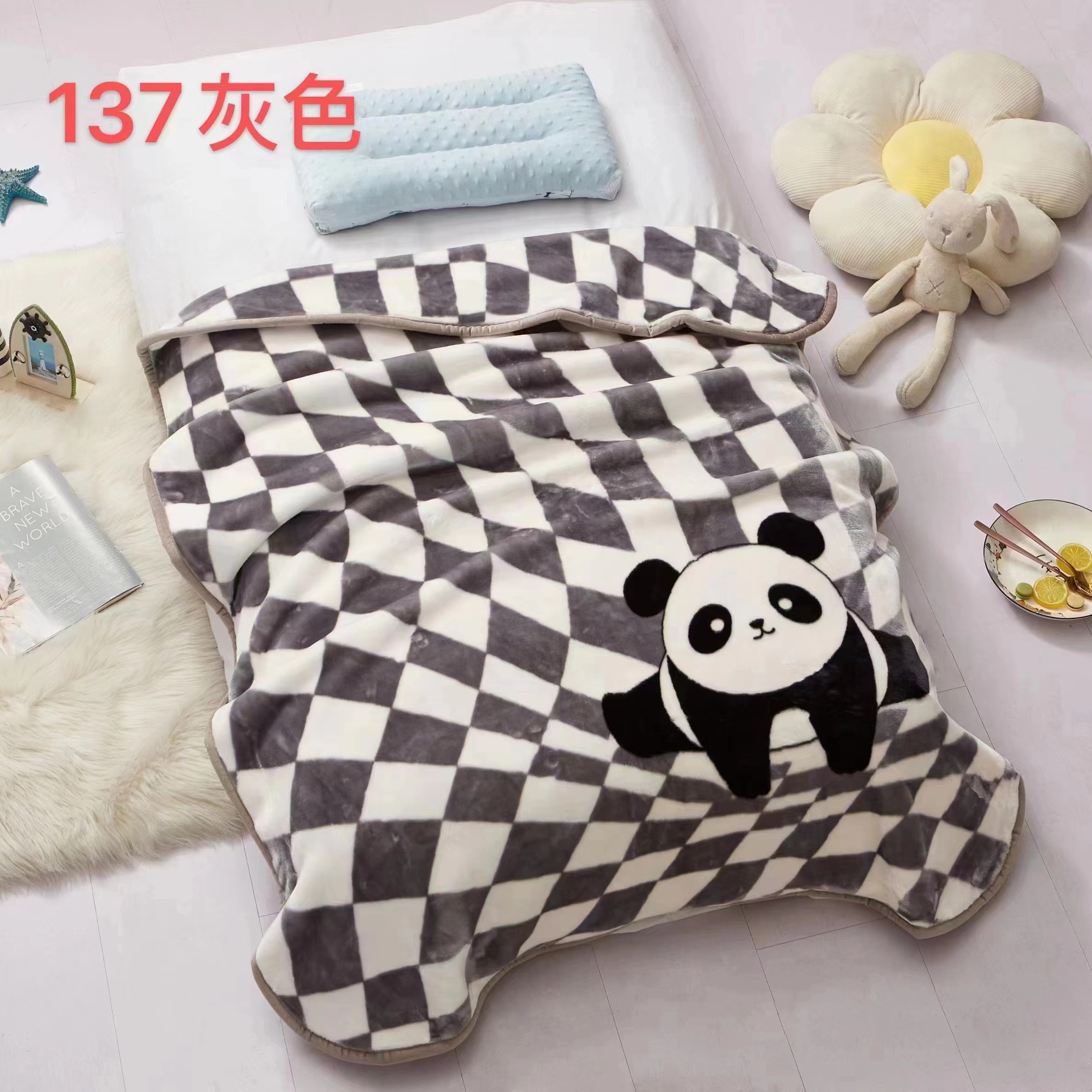 Manufacturer's in-stock baby blanket, newborn small blanket, super transparent double-layer thickened edge, kindergarten nap cloud blanket, children's blanket, warm little blanket for babies Application Scenario