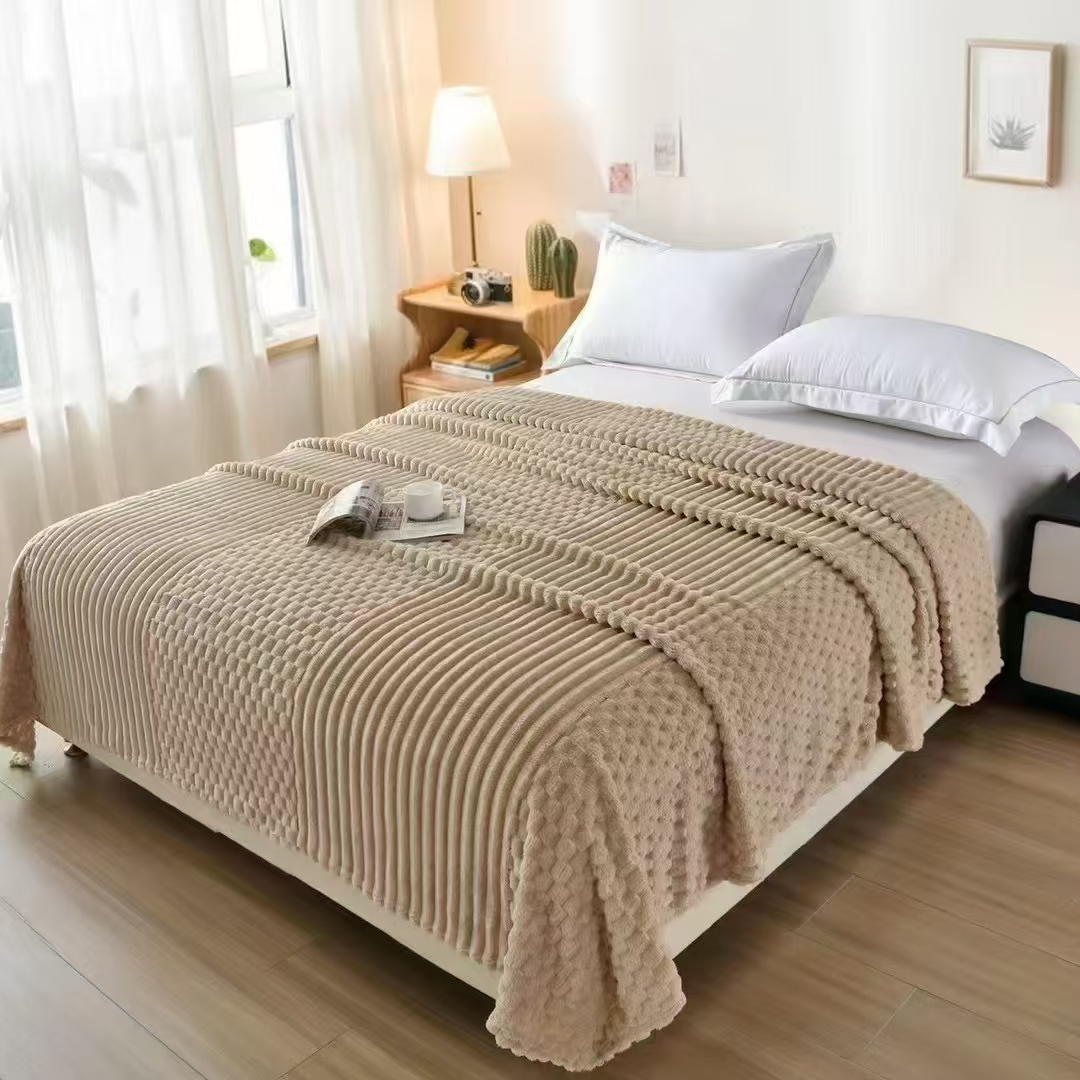 Wholesale of Class a mother and baby grade Golden Turtle flannel blankets, coral velvet blankets, office nap blankets and air conditioning blankets