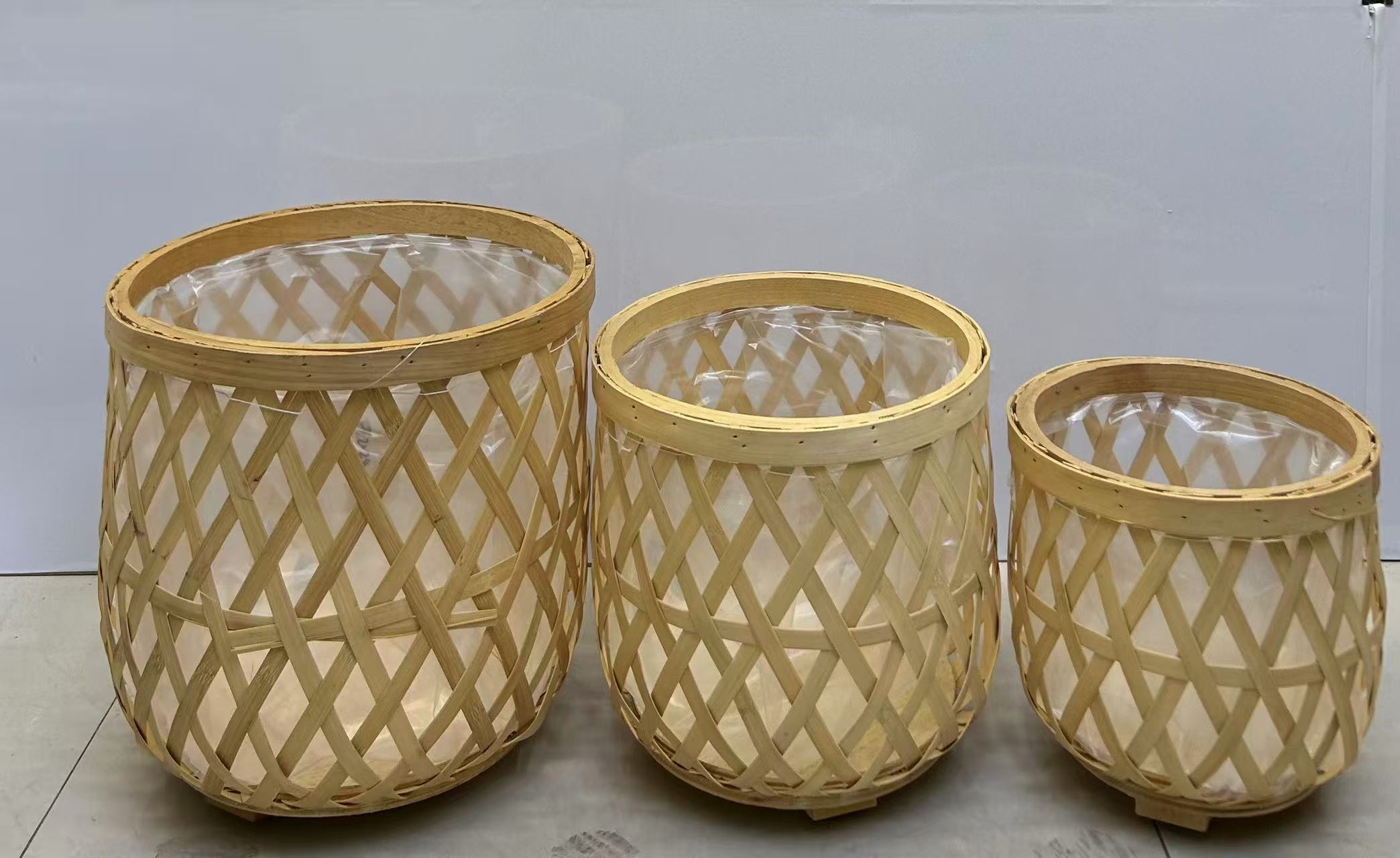 Nordic-style flower stand, hand-woven wood chips, living room balcony, indoor flower POTS, gardening tripod, floor-standing simple plant stand, simple and comfortable style wooden leg flower stand Application Scenario