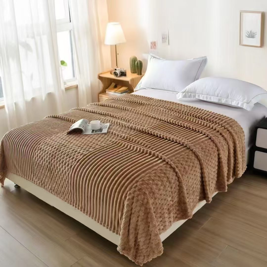 Wholesale of Class a mother and baby grade Golden Turtle flannel blankets, coral velvet blankets, office nap blankets and air conditioning blankets pic 5