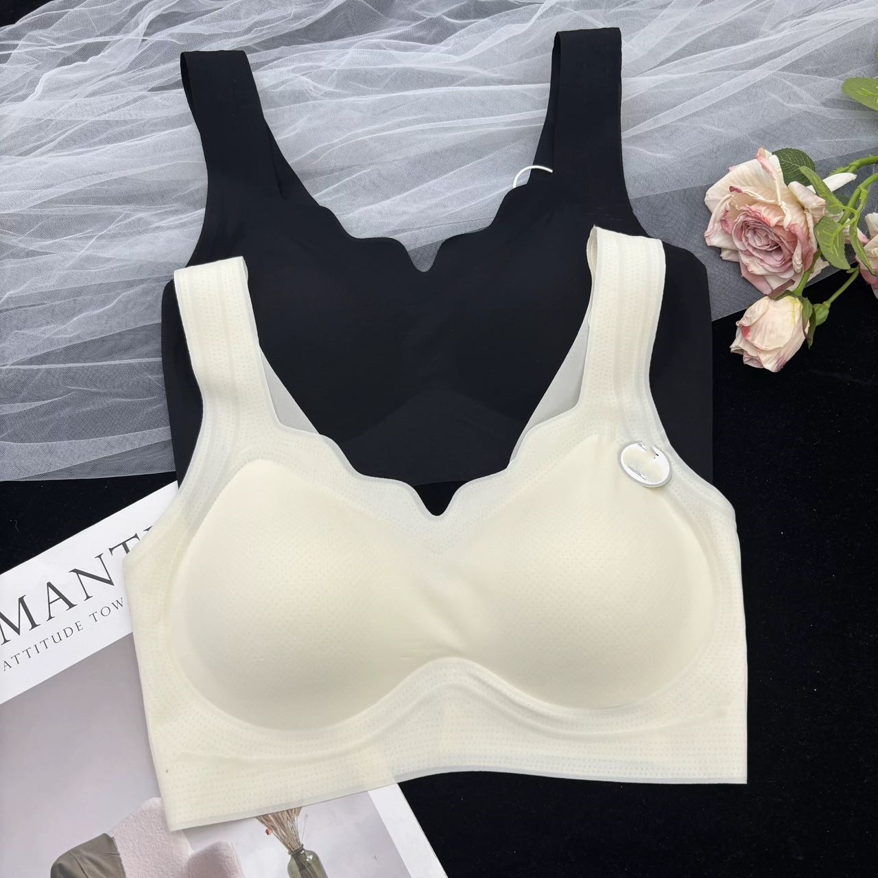 Naked, seamless, wavy V-neck, wide shoulder, fixed cup, thin cup, breathable underwear, vest style, ice silk, beautiful back bra Item Picture