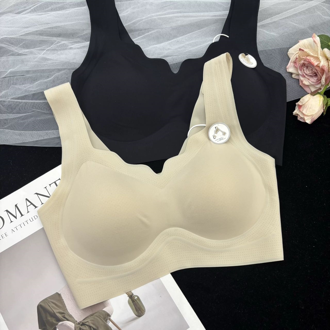 Naked, seamless, wavy V-neck, wide shoulder, fixed cup, thin cup, breathable underwear, vest style, ice silk, beautiful back bra Specification drawing