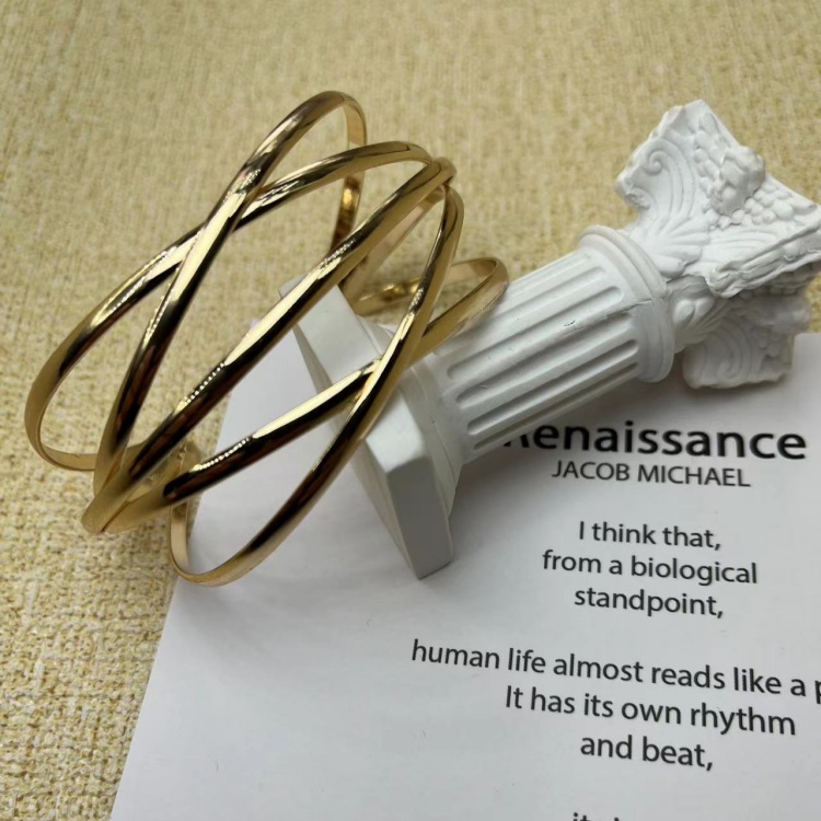 Wholesale of European and American metal openings, personalized hollowed-out color-preserving gold-plated retro bracelets, fashionable and simple C-shaped cross-border bracelets detail image 2