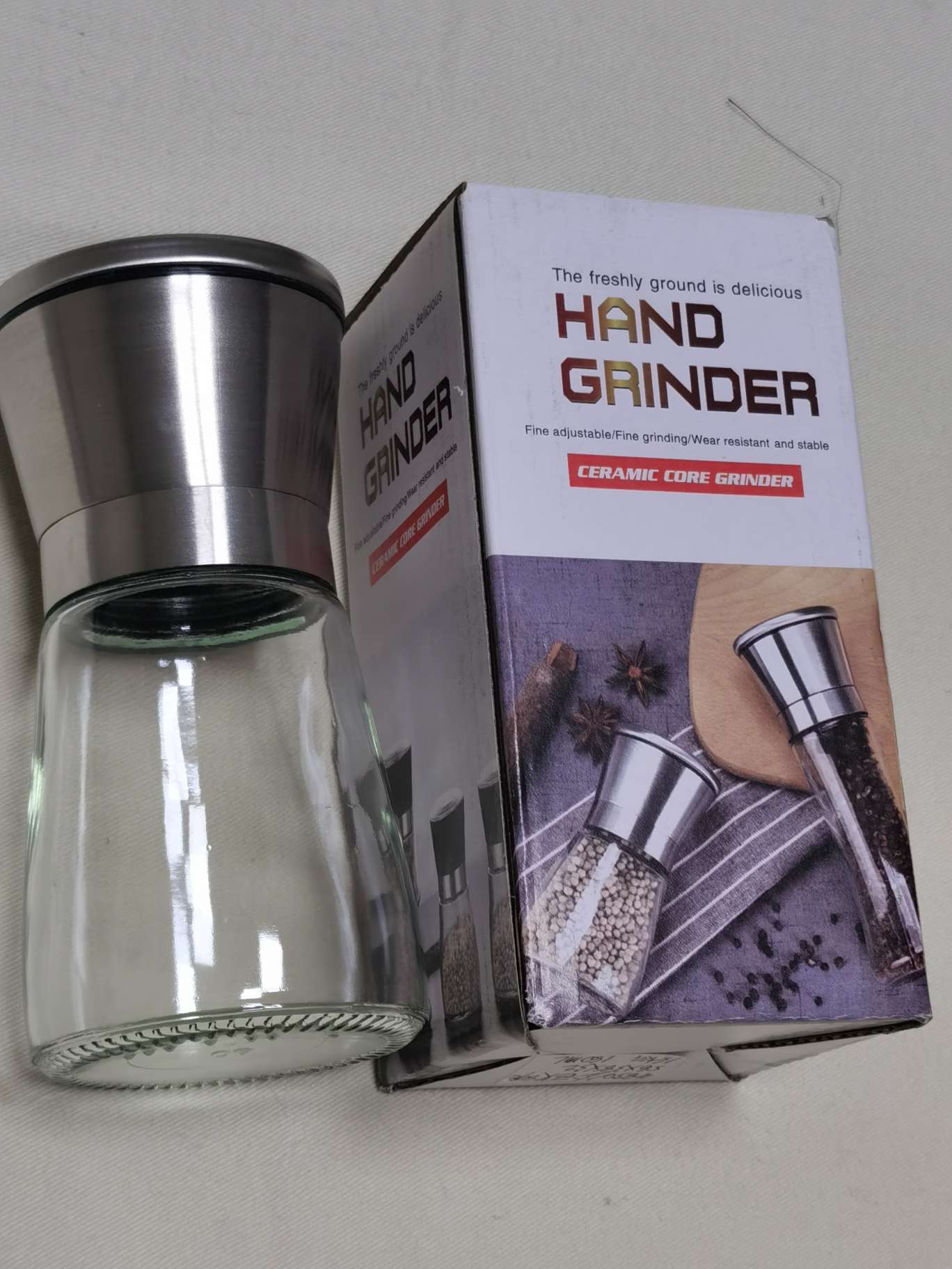 Grinder, glass black pepper grinding bottle, stainless steel household grinder, adjustable rotating seasoning bottle, salt jar, double-head grinder, hand-cranked coffee machine, coffee bean grinding cup, hand-ground coffee machine, coffee grinder Specification drawing