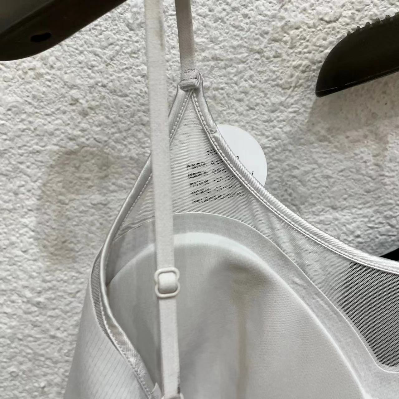 New ice silk seamless lingerie, sexy mesh collar, cloud-like lingerie vest, no steel ring, thin and beautiful strapless vest Application Scenario