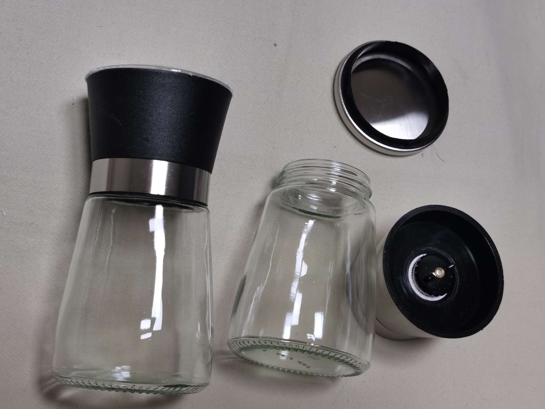 Grinder, glass black pepper grinding bottle, stainless steel household grinder, adjustable rotating seasoning bottle, salt jar, double-head grinder, hand-cranked coffee machine, coffee bean grinding cup, hand-ground coffee machine, coffee grinder undefined