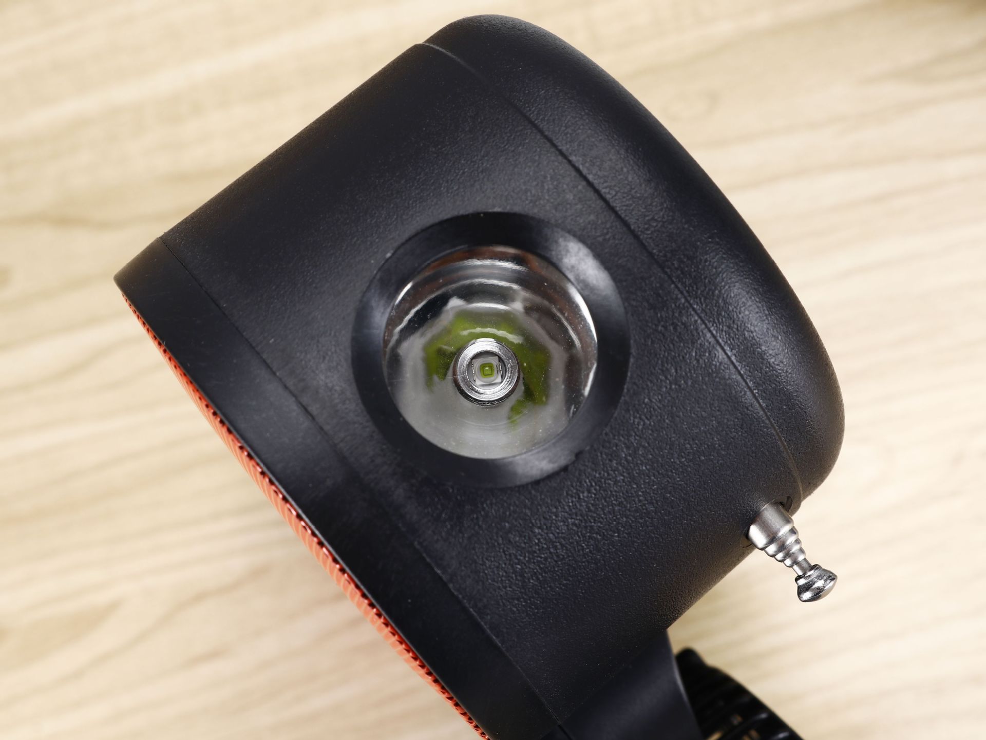 ai-135 solar-powered charging mini fan, African wireless Bluetooth mini Speaker, car mobile portable flashlight pic 10