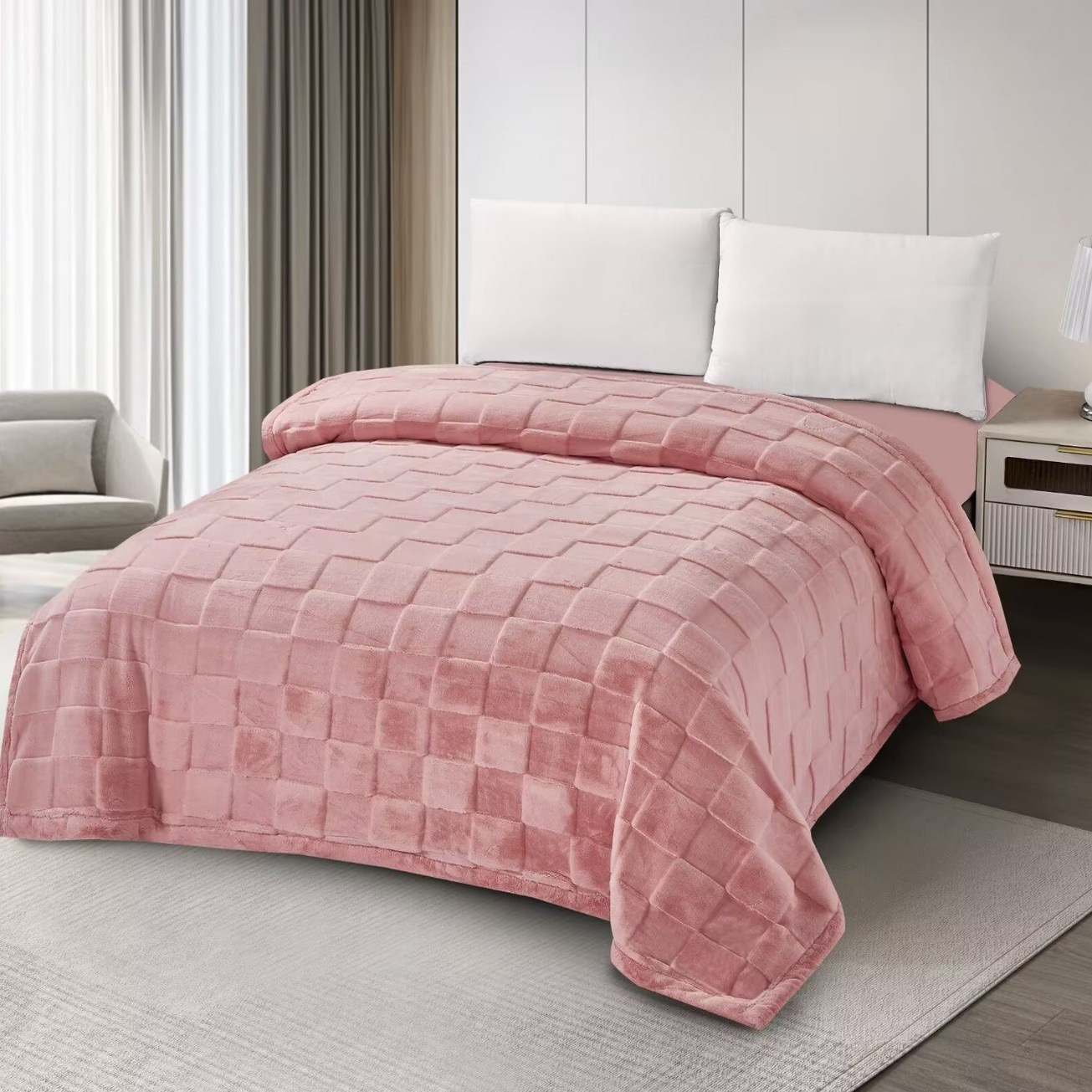 2025年秋冬新款爱阳绒双层加厚毛毯放歌珊瑚绒毛毯仿兔毛婚庆批发 Application Scenario