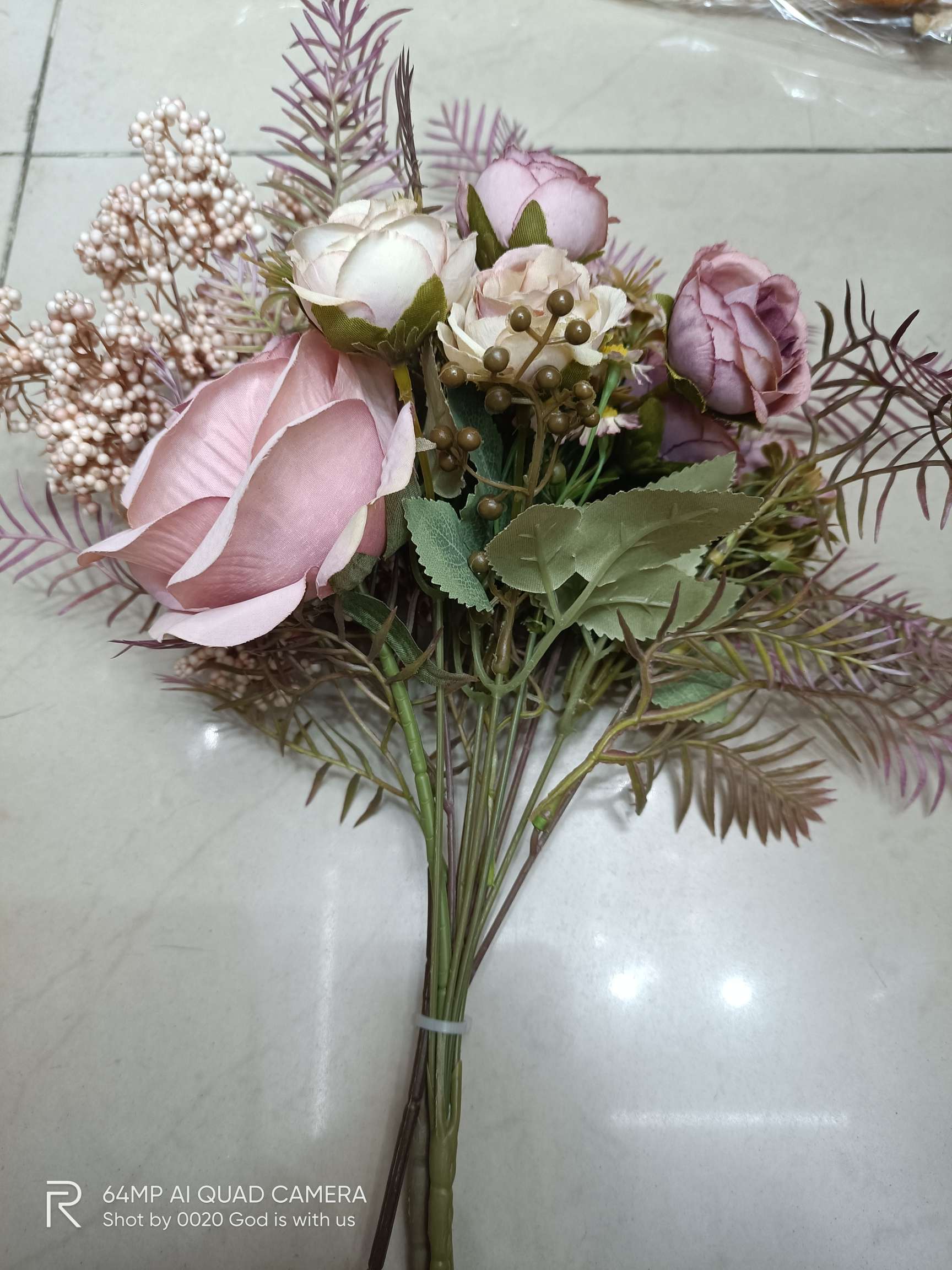 وأزهار الزهور المزيفة من أزهار الورود المستوحاة من أزهار الزهور detail image 3