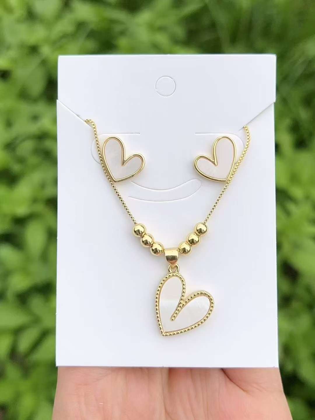 Russian-style zircon necklace jewelry set, a fashionable luxury accessory with exquisite anti-inflammatory design detail image 3