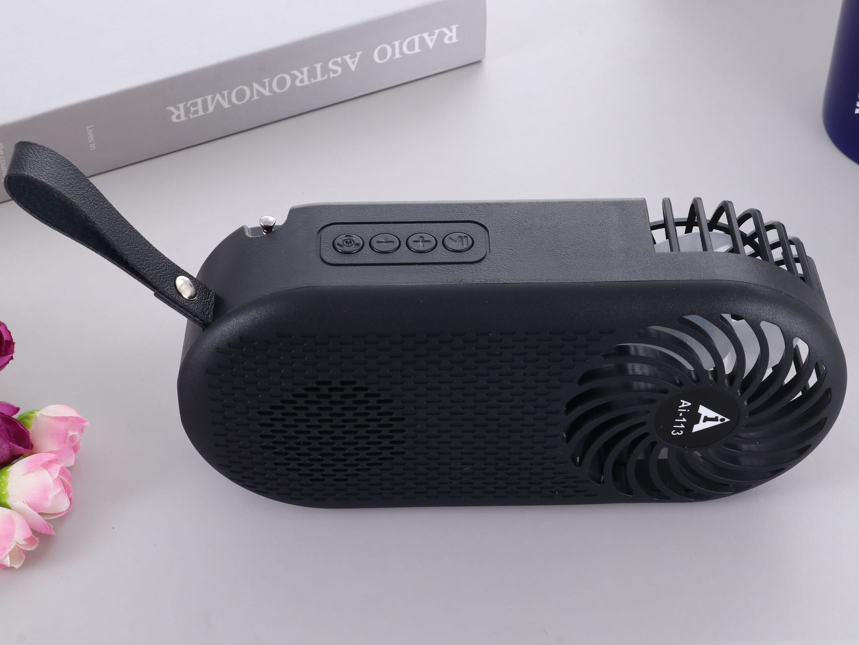 风扇/小风扇/手持风扇/桌面风扇/折叠风扇白底实物图