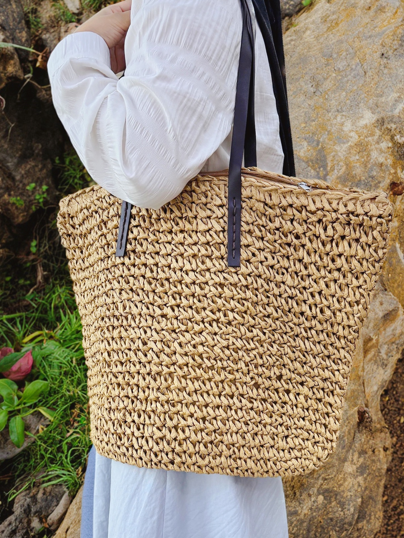 2025夏季上新新款森系编织包高级质感草编包包大容量个性百搭斜跨海边度假包