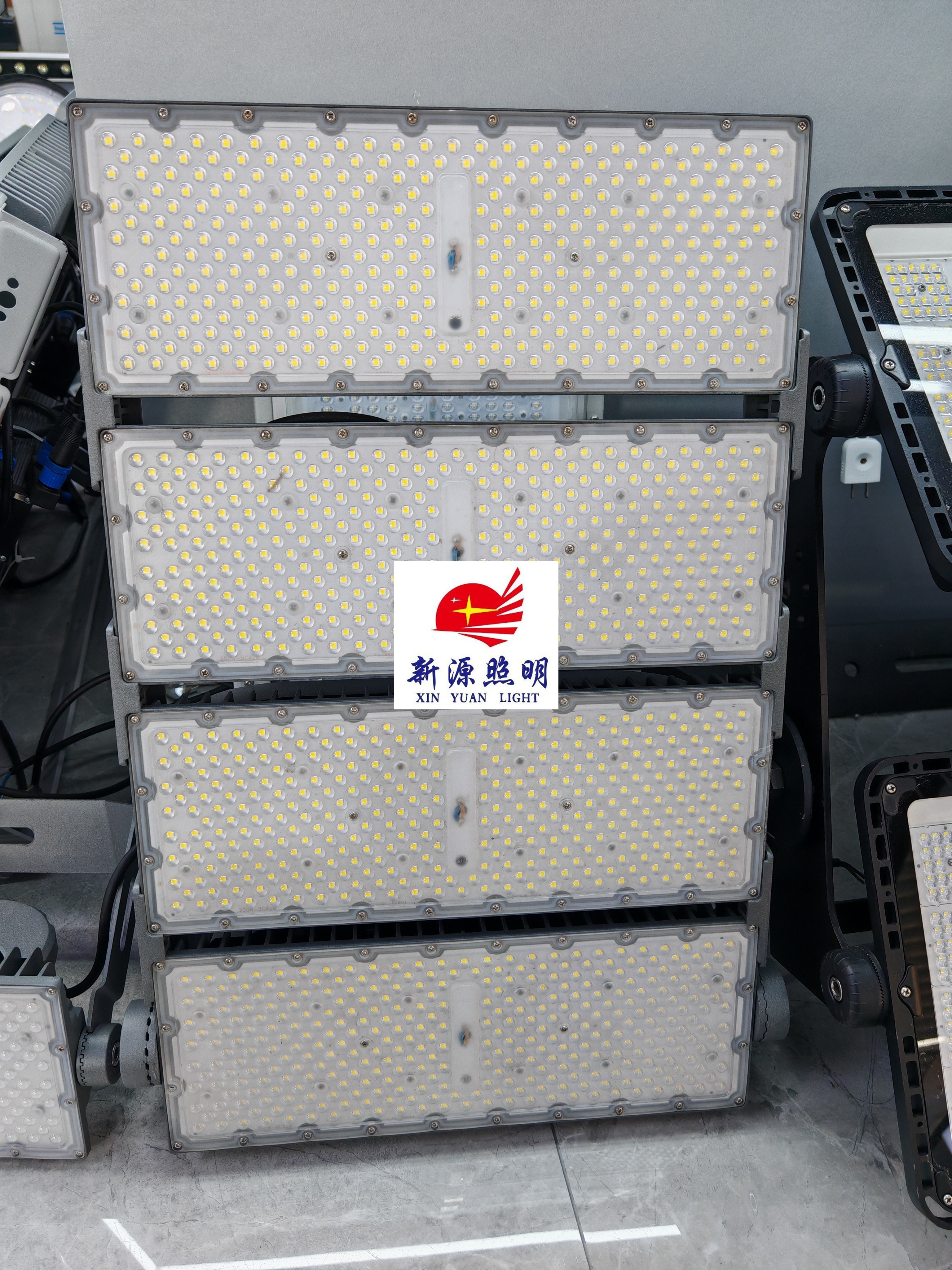 LED球场灯篮球足球场体育场投光灯泛光灯200W400W600大功率射灯