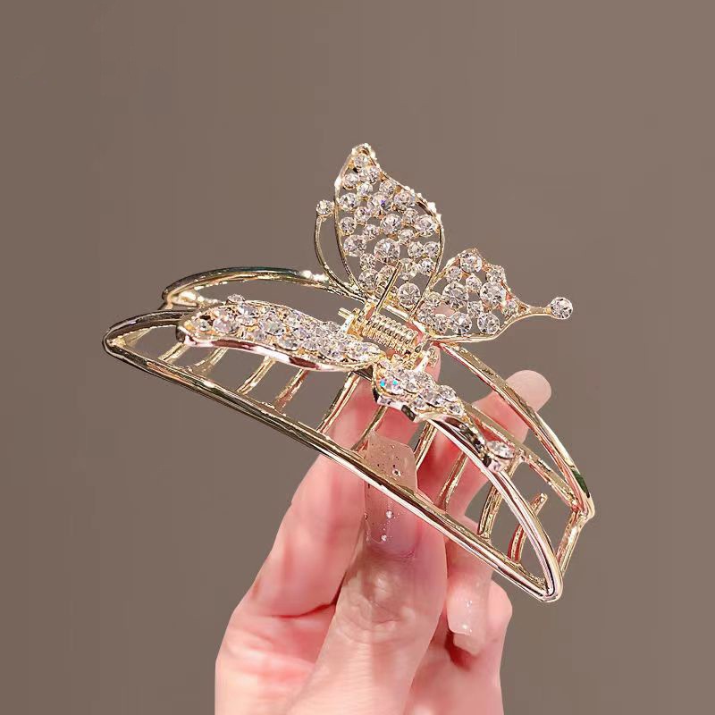 Wholesale French super sparkling water diamond butterfly clips, stylish and niche internet-famous hair clips, fashionable and versatile, outdoor updo headwear Application Scenario