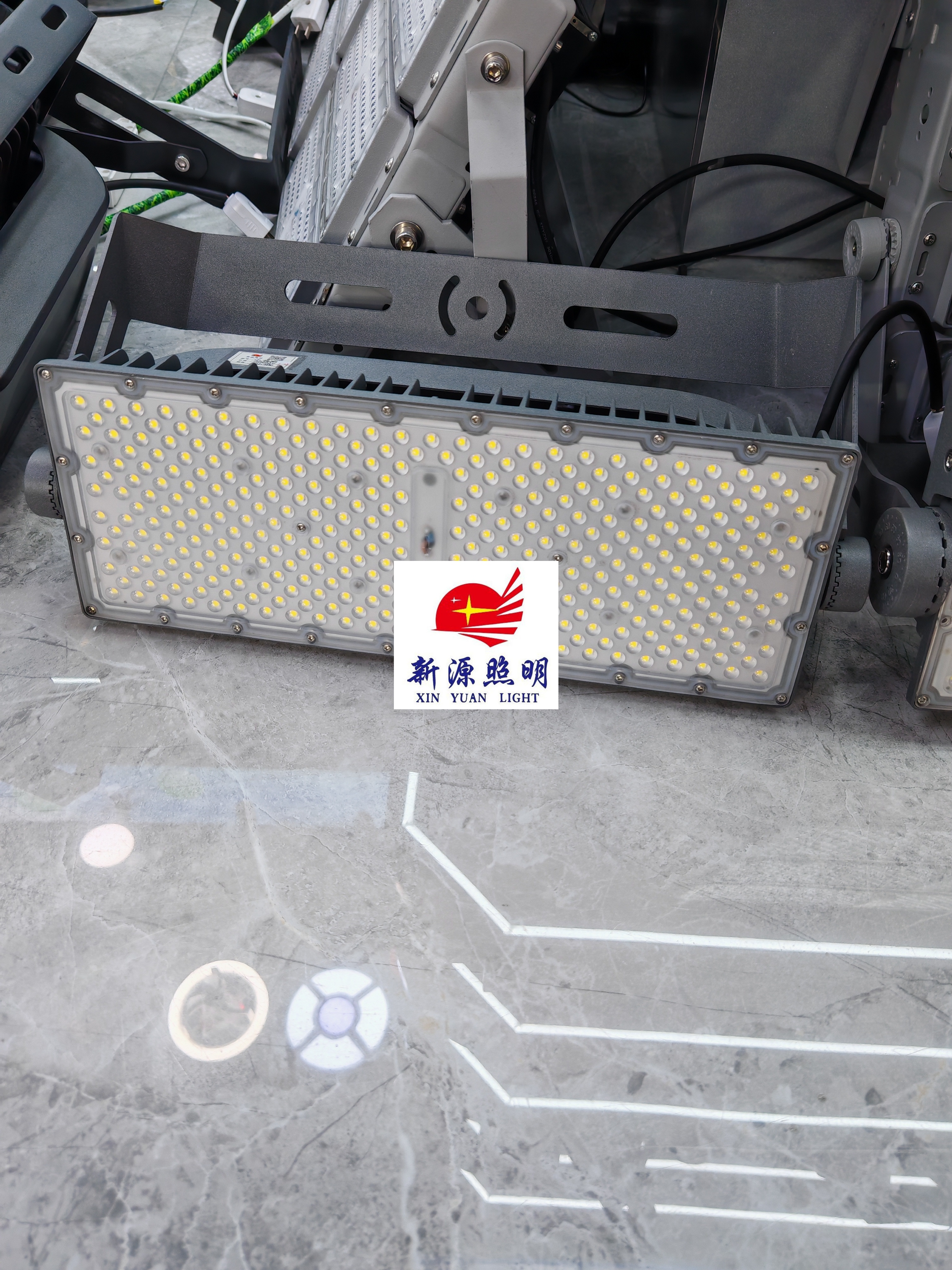 LED sports field lights, basketball football fields, stadium floodlights, floodlights, 200W, 400W, 600 high-power spotlights details Picture