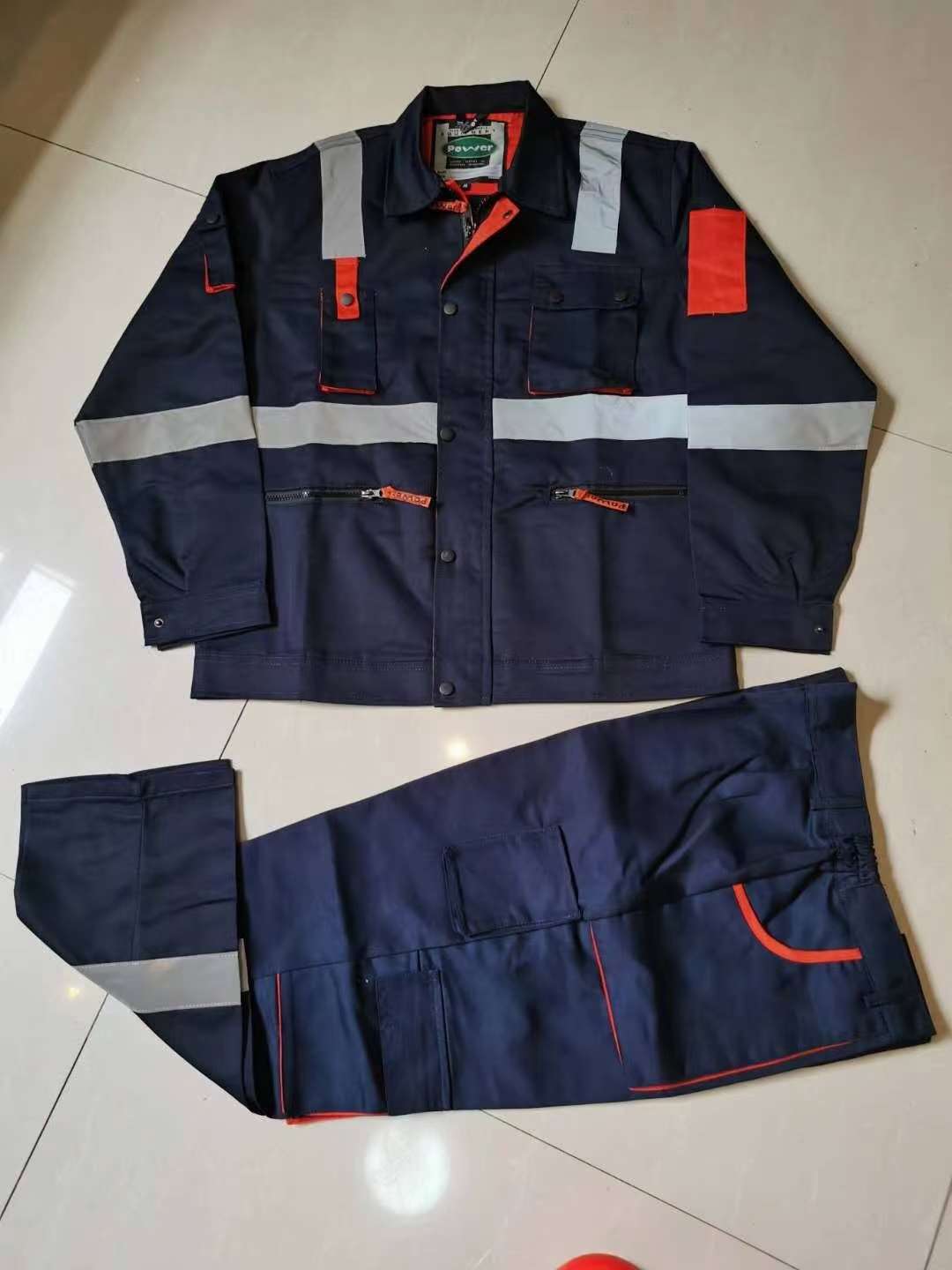 一次性工作服/工作服/劳保服/保安工作服/保安服白底实物图