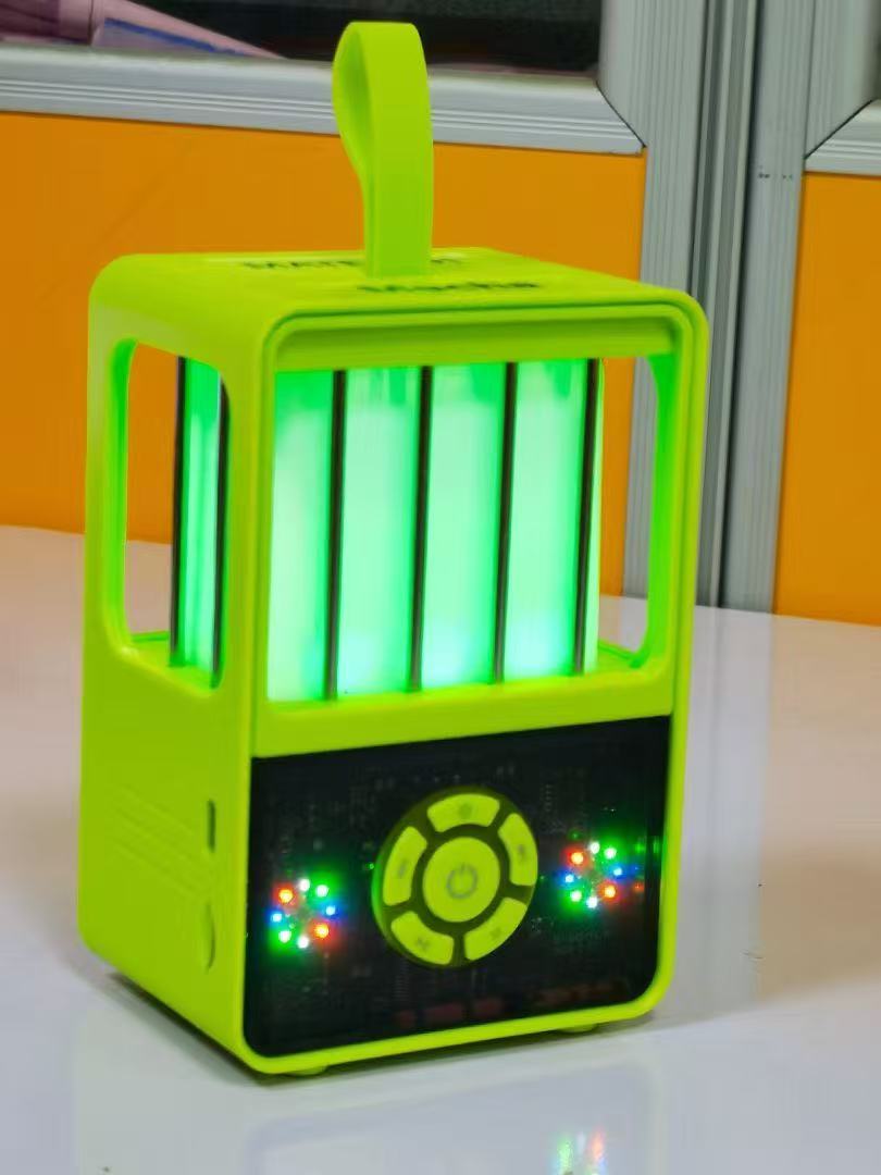 七彩灯露营灯室内室外便携式手提式蓝牙音箱手机播放器低音炮插卡