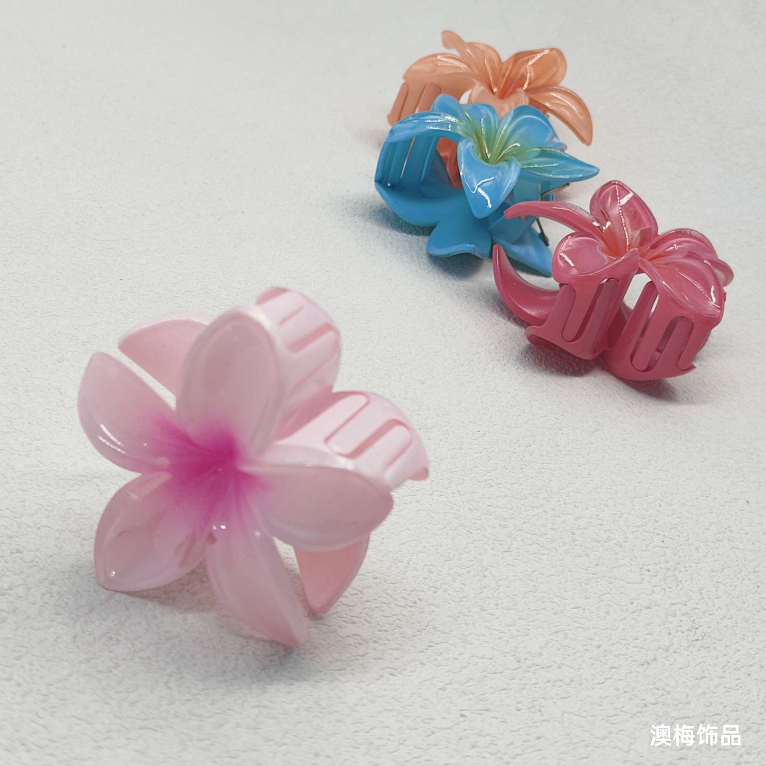 6cm鸡蛋花塑料饰品渐变抓夹发饰头饰发夹 时尚简约造型发夹 多功能实用头饰详情图5