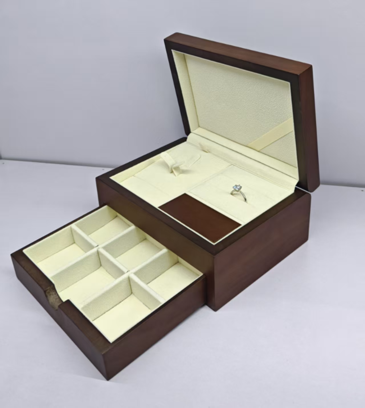 "National trend Chinese-style antique jewelry box, black walnut pattern double-layer jewelry box, wooden handicrafts.