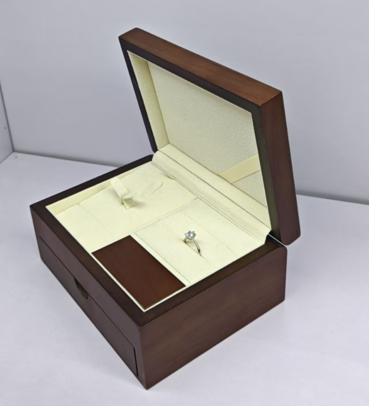 "National trend Chinese-style antique jewelry box, black walnut pattern double-layer jewelry box, wooden handicrafts. Specification image