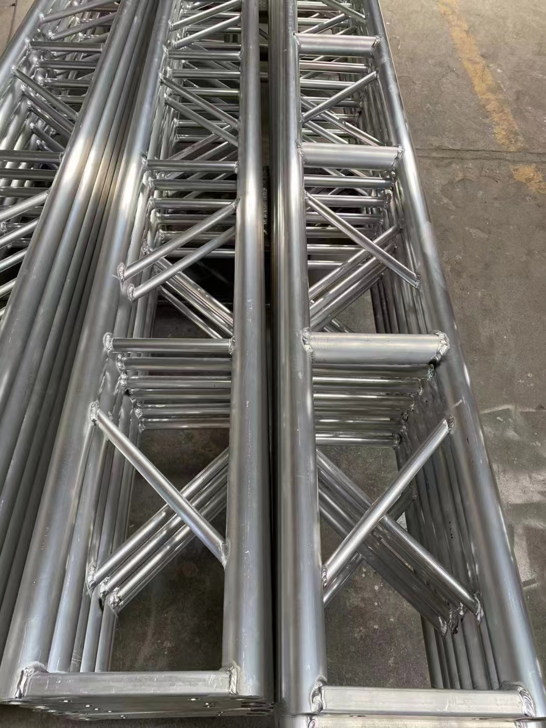 百货货架/货架/广东尾货/日用品纸/2元店白底实物图