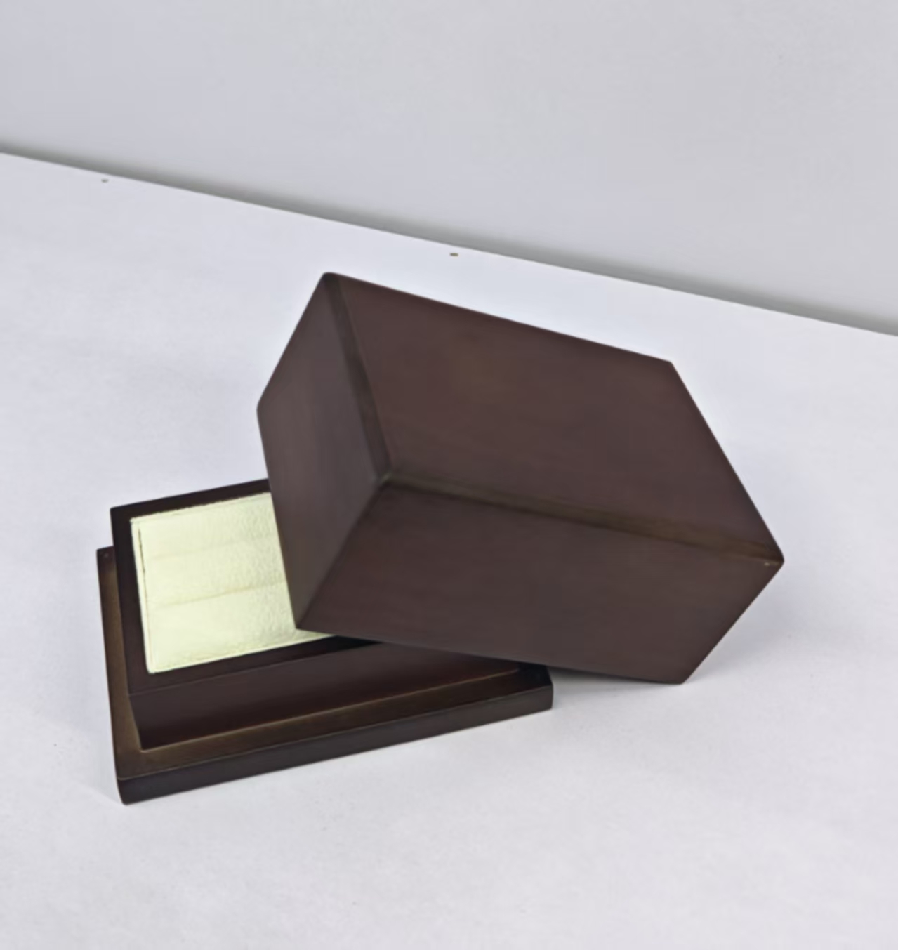 Customized export quality of national trend jewelry box storage factory Application Scenario