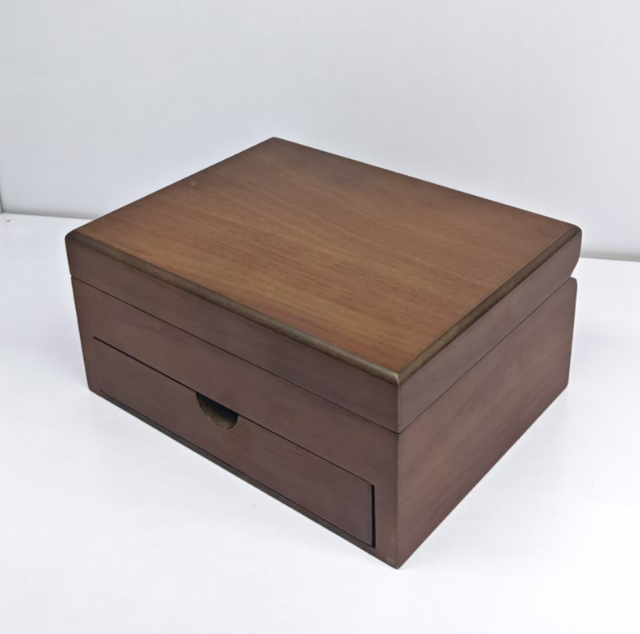 "National trend Chinese-style antique jewelry box, black walnut pattern double-layer jewelry box, wooden handicrafts. details Picture