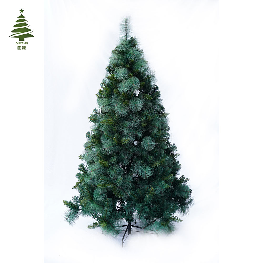 A new 2025 green pointed-toe PVC and PET pine needle Christmas tree