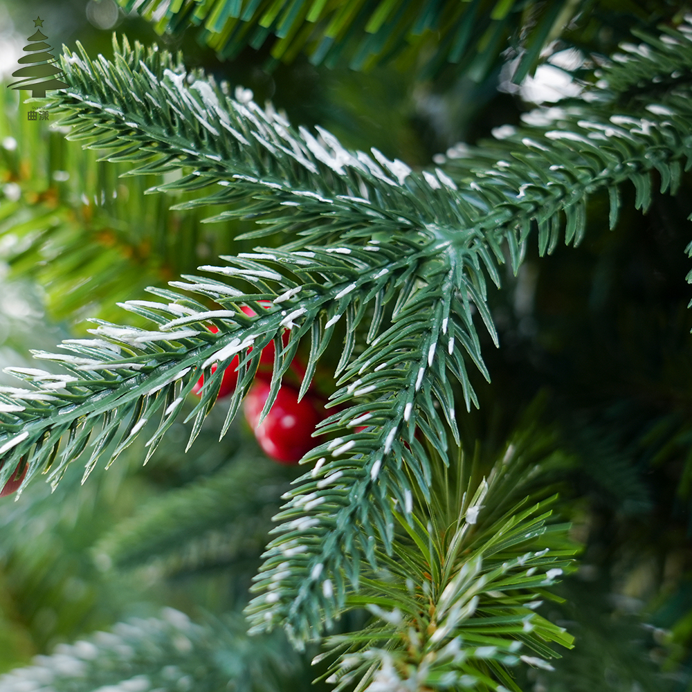 2025 new model 1.8-meter white PE mixed with pointed PVC Christmas tree with red fruits Item Picture