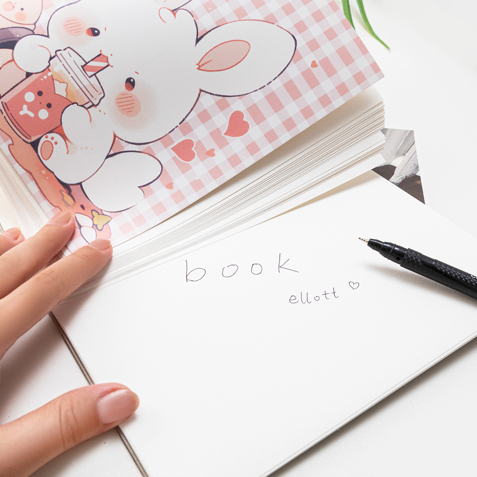 كتاب الرسم التخطيطي A4 كتاب الرسم (4) للطالب يفتح لوحة الرسم على ورق الرسم (BZ-002TZ) Application Scenario