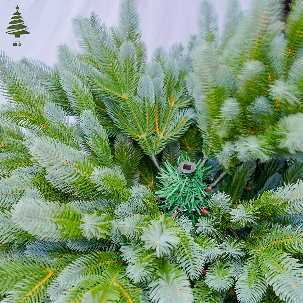 2025 New two-color 100% PE high-end luxury Christmas tree, Christmas hotel and shopping mall window display details Picture