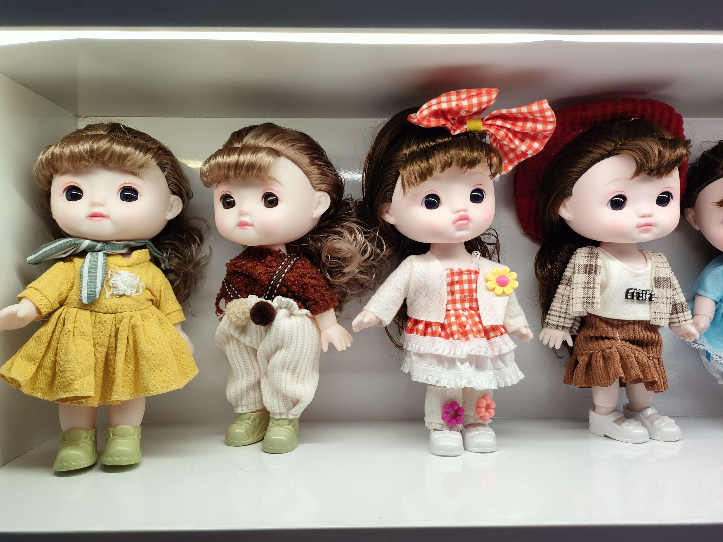 搪胶公仔玩偶娃娃毛绒玩具可爱摆件家居装饰儿童礼物PVC材质