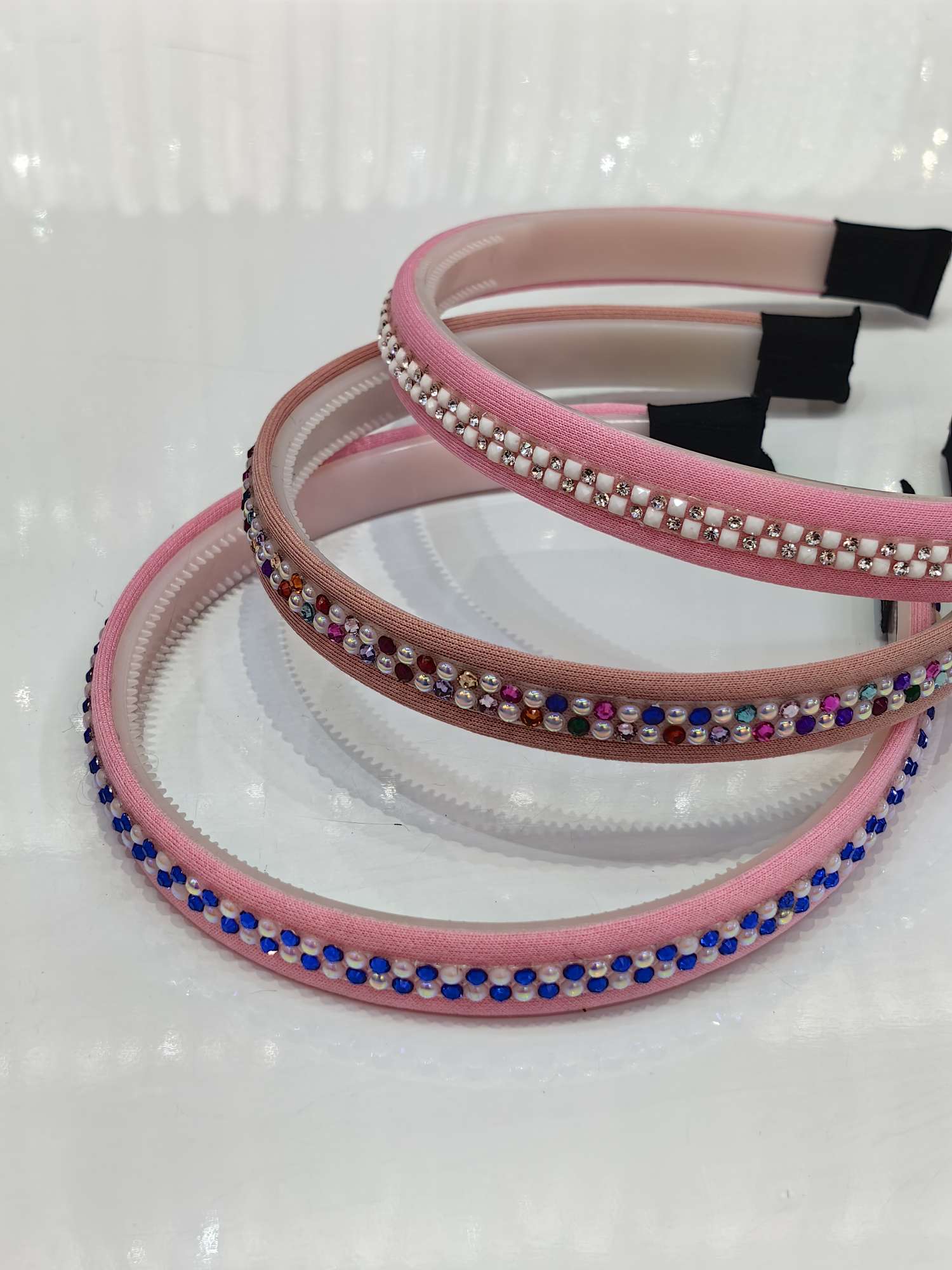 Korean-style color diamond hair band, solid-color headband, fashionable hair accessory, simple headaccessory, versatile and fashionable hair band, high-end and distinctive hair band detail image 7