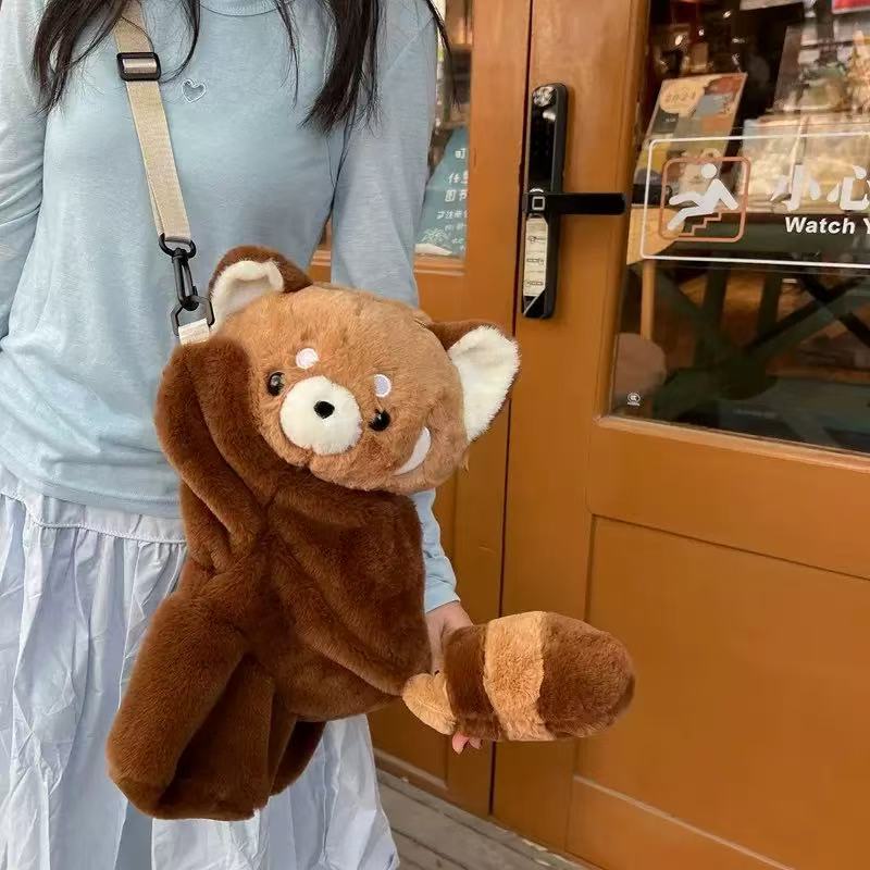 小熊猫趴趴包毛绒玩偶斜挎包2025新款个性双肩包女可爱软乎乎背包详情3