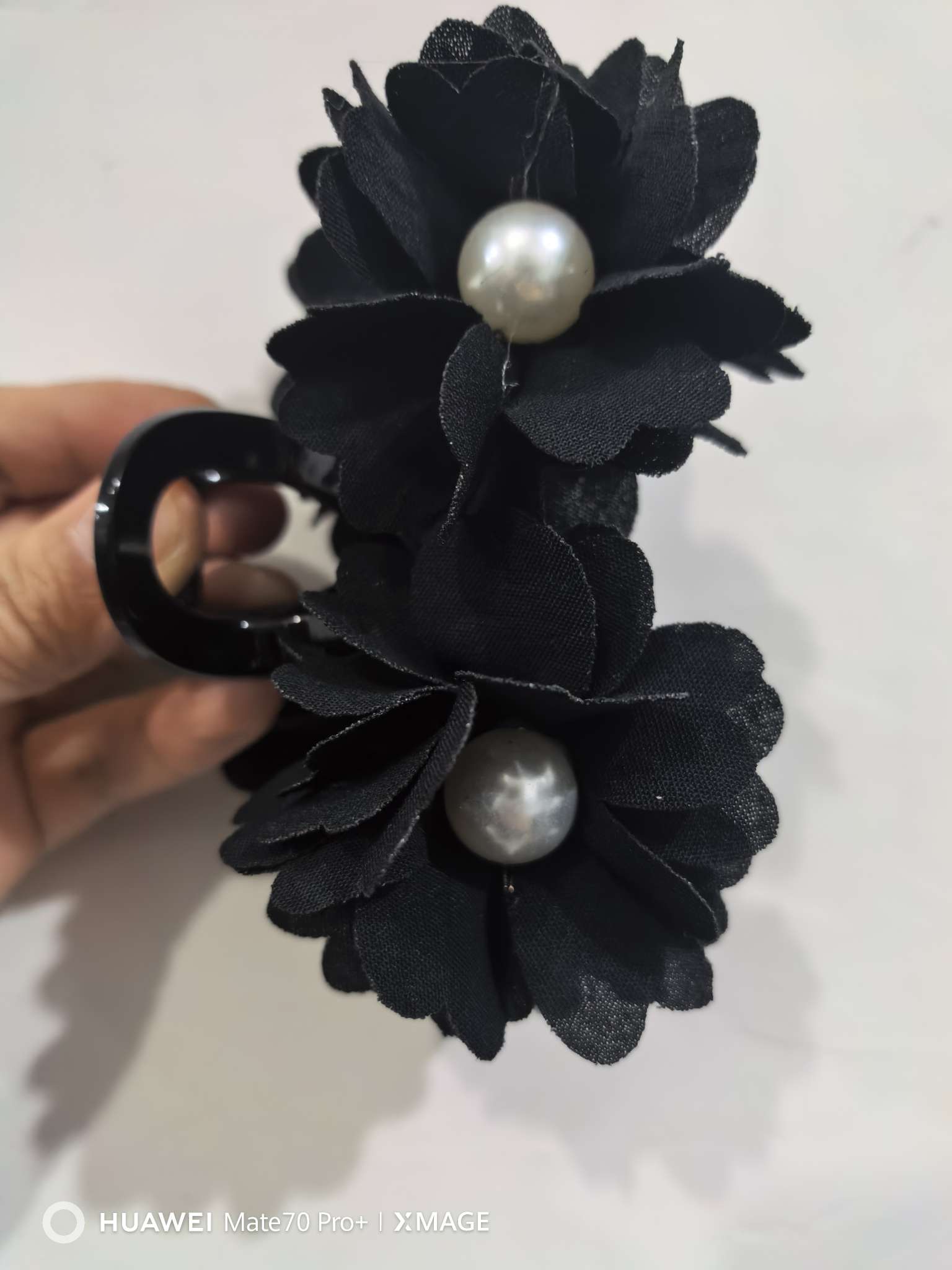 Korean-style simple and elegant headwear, versatile hair accessory, ladies' elegant grabber, Eugensa pearl double flower elegant grabber. details Picture