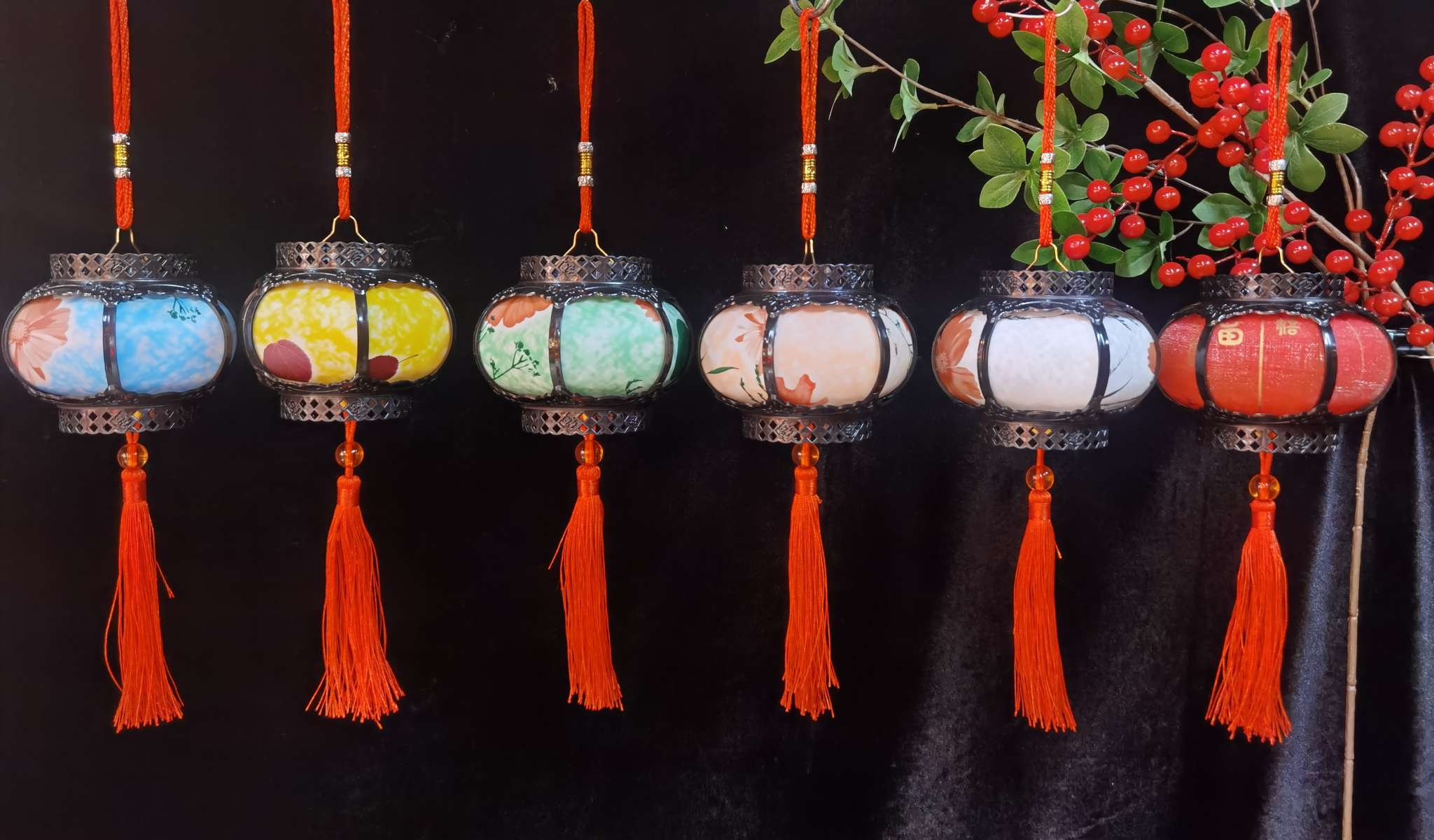Children's hand-held lanterns, festival lanterns, music Lantern Festival decorative pendants Item Picture