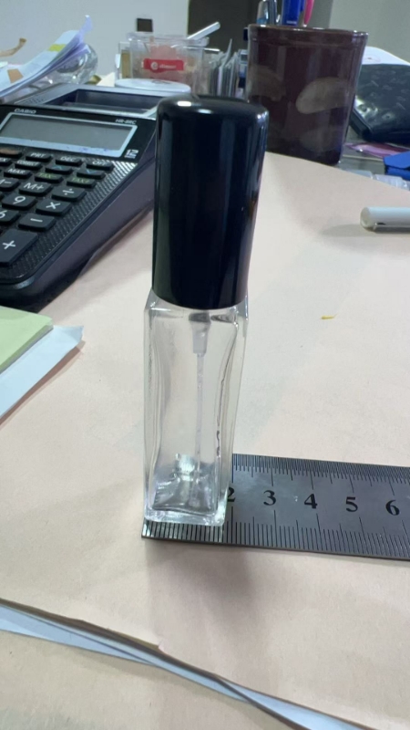 玻璃空瓶子果酱瓶玻璃罐子玻璃包装棕色香水瓶香薰塑料瓶棕色香水瓶白底实物图