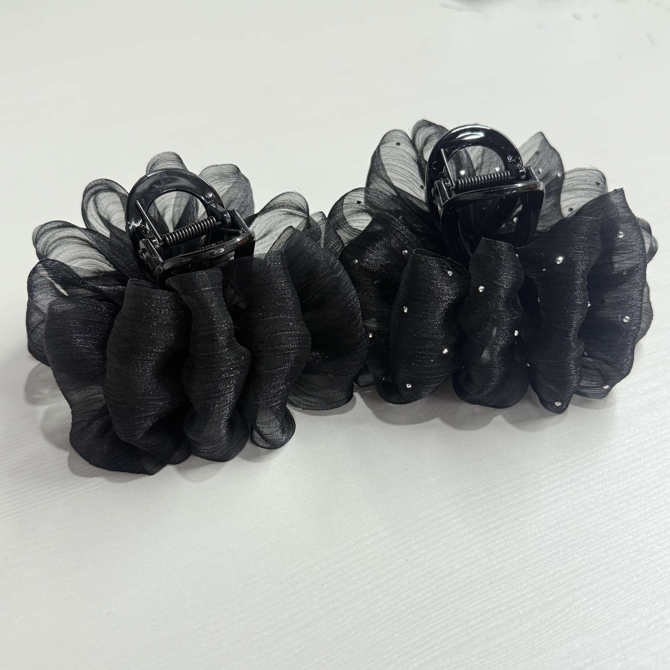 Fashionable and trendy women's accessories, unique design, exquisite handcrafted hair accessories, other hair accessories are essential for enhancing beauty and improving one's temperament. 13-centimeter bottom grip. Hair clips and hair accessories with a diameter of 14.5 pieces of gauze flower Specification image